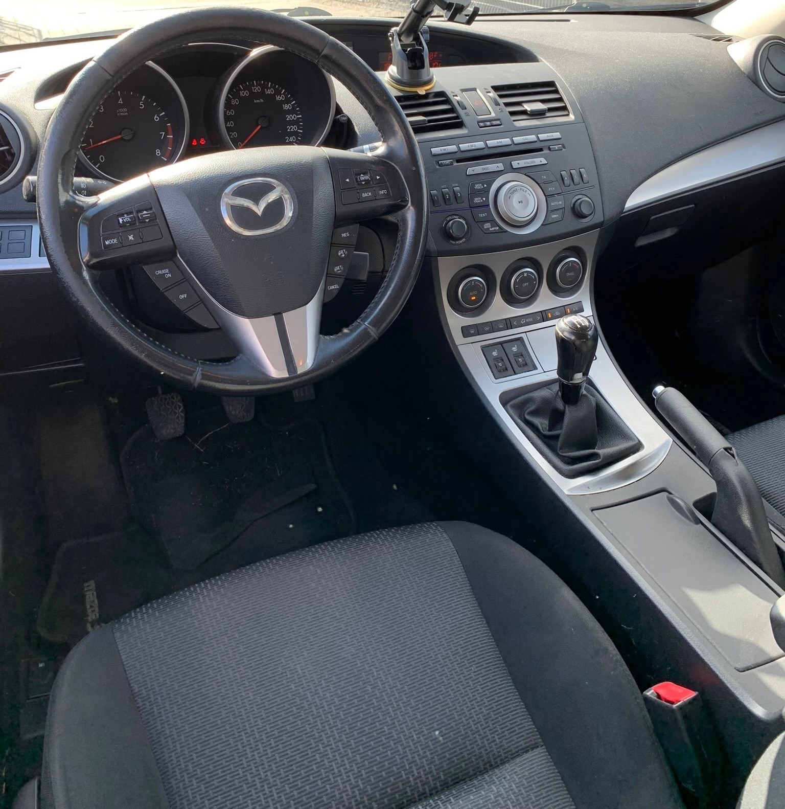 MAZDA 3 1.6 16V Confort (Klimatronik * Alufelgen * Sensoren * Sitzheizung * Multilenkrad * BO4)-image-11