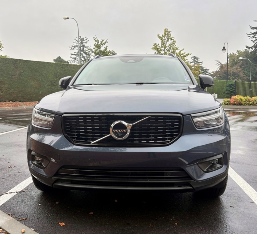 VOLVO 2.0 B4 MH R-Design AWD-image-2
