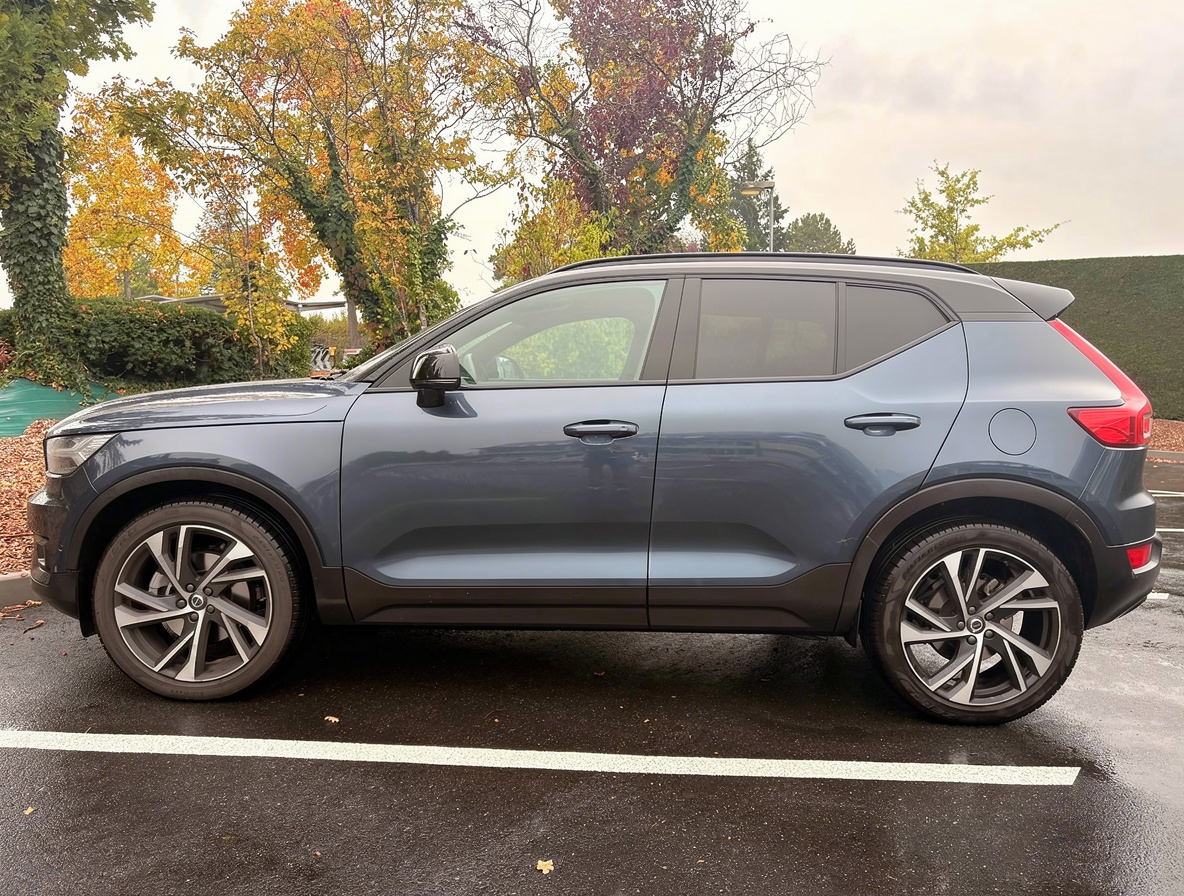 VOLVO 2.0 B4 MH R-Design AWD-image-1