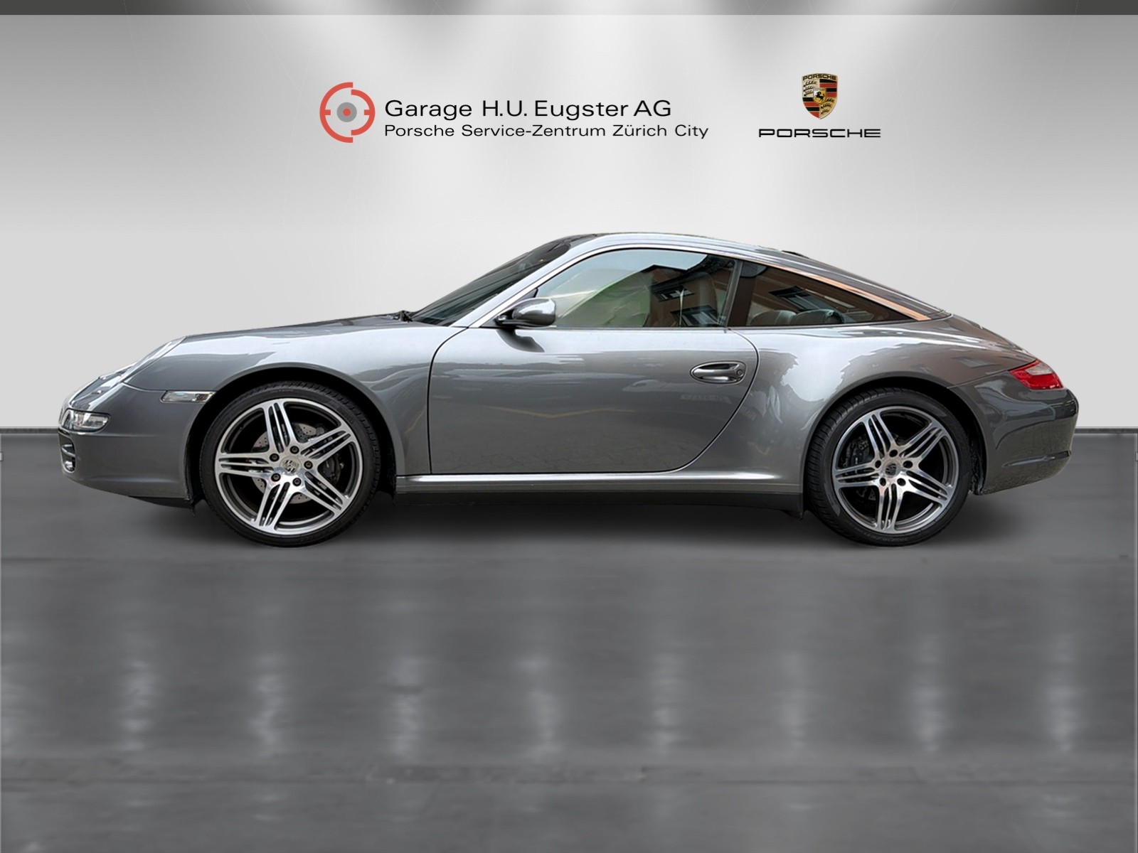 PORSCHE 911 Targa 4-image-1
