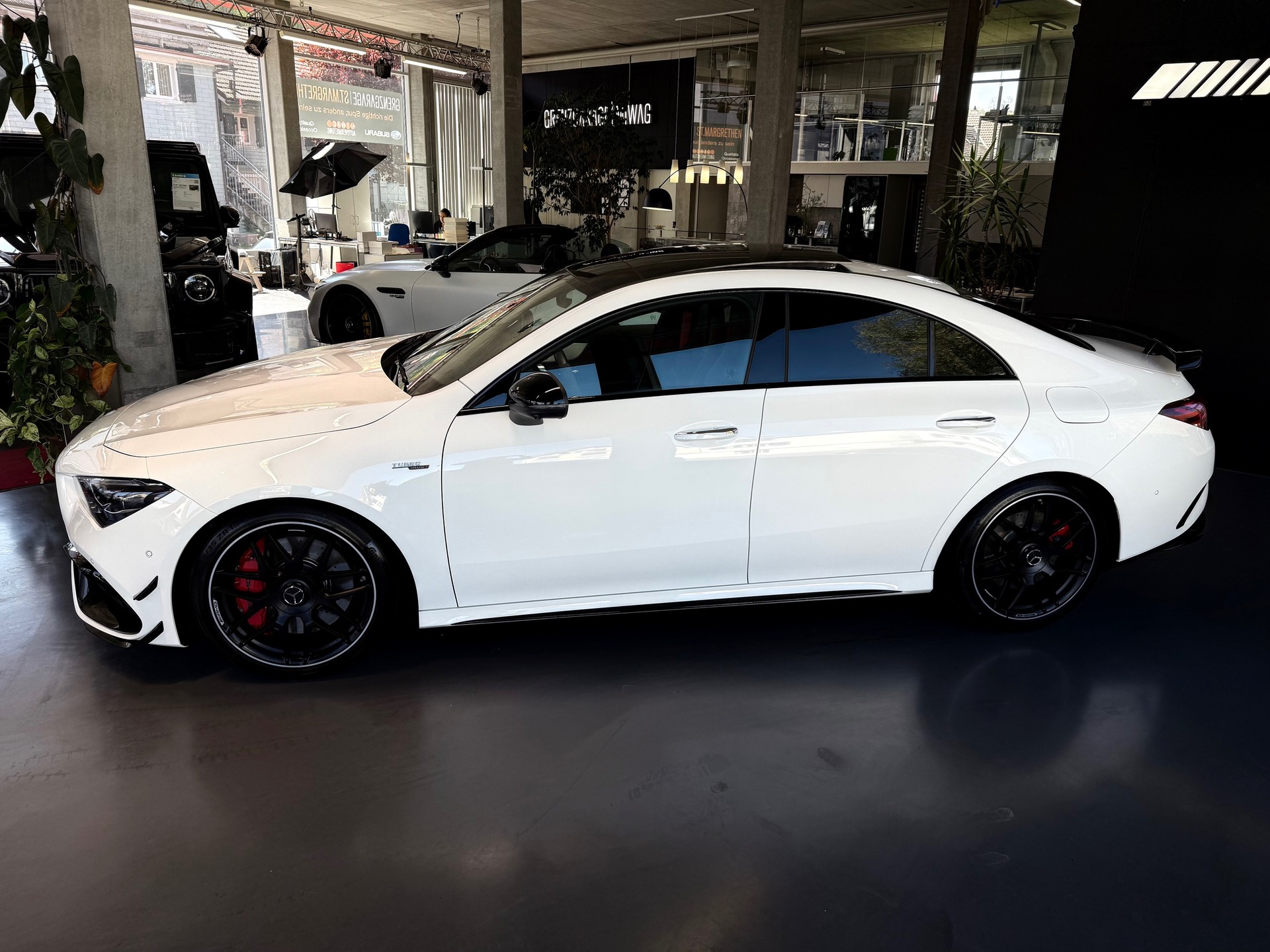 MERCEDES-BENZ CLA 45 S AMG 4Matic+ 8G-DCT-image-2