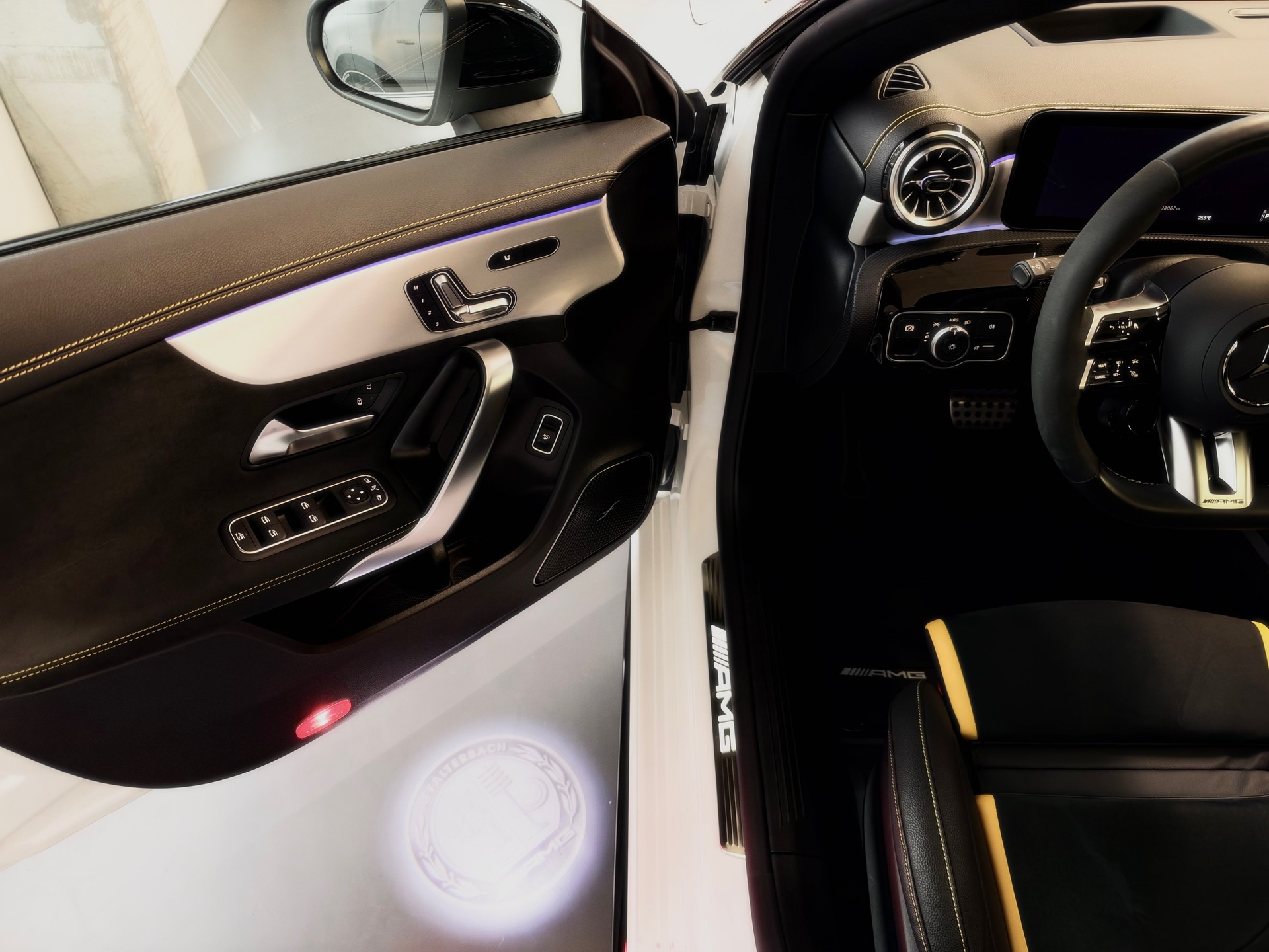 MERCEDES-BENZ CLA 45 S AMG 4Matic+ 8G-DCT-image-8