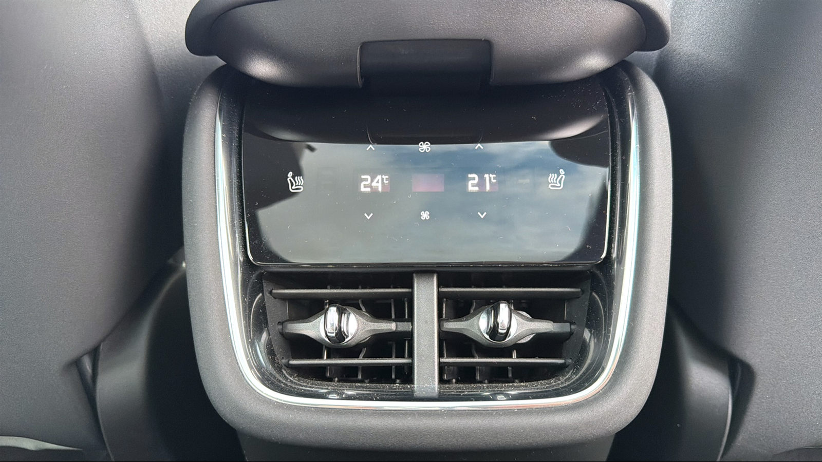 VOLVO EX90 Twin Performance 111 kWh Ultra AWD-image-14