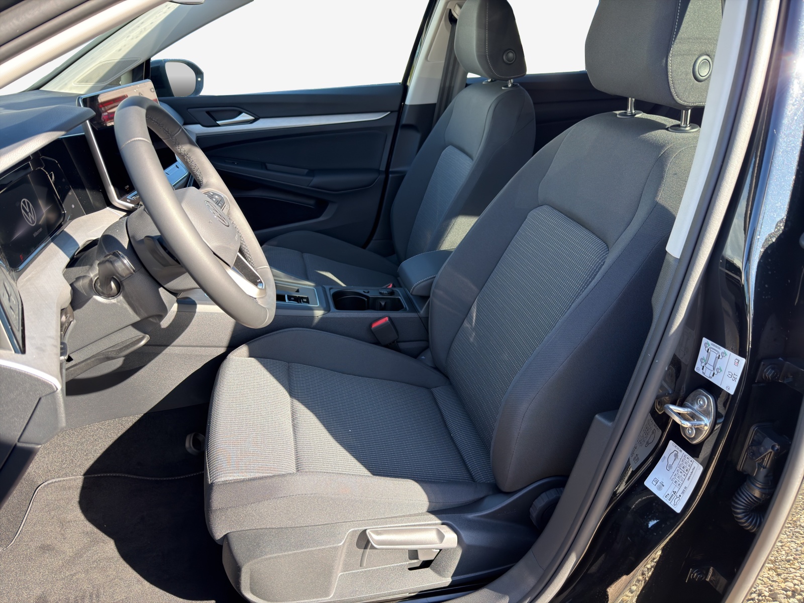 VW Golf Value 1.5eTSI 115PS-image-7