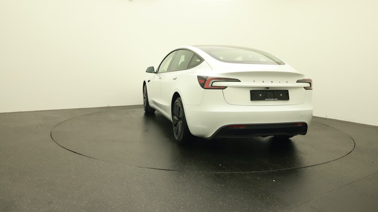 TESLA Model 3 Long Range RWD-image-3