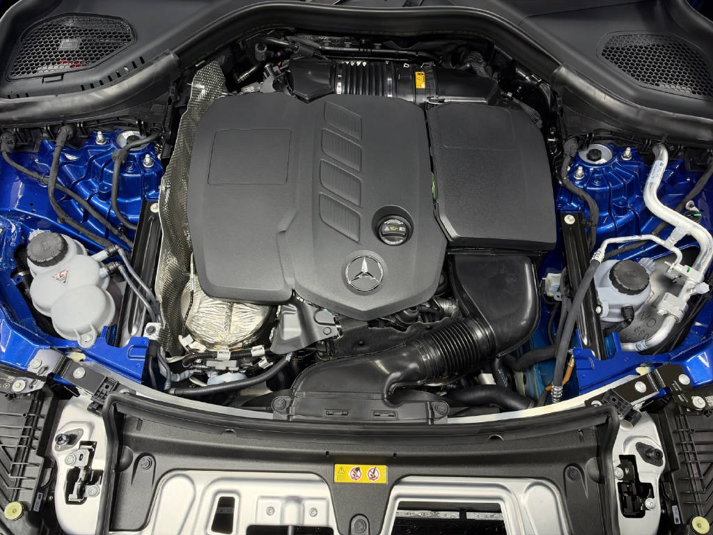 MERCEDES-BENZ GLC 220 d AMG Line 4Matic-image-9