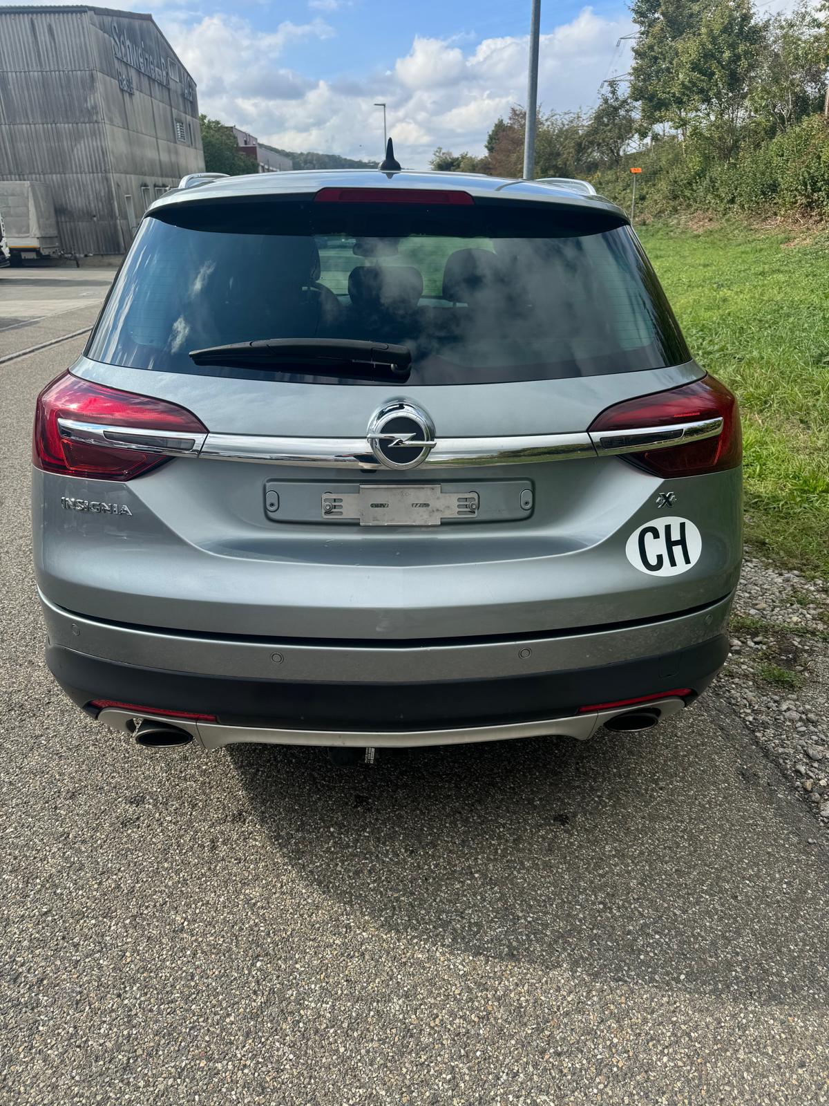 OPEL Insignia Country Tourer 2.0 Turbo 4WD Automatic-image-3