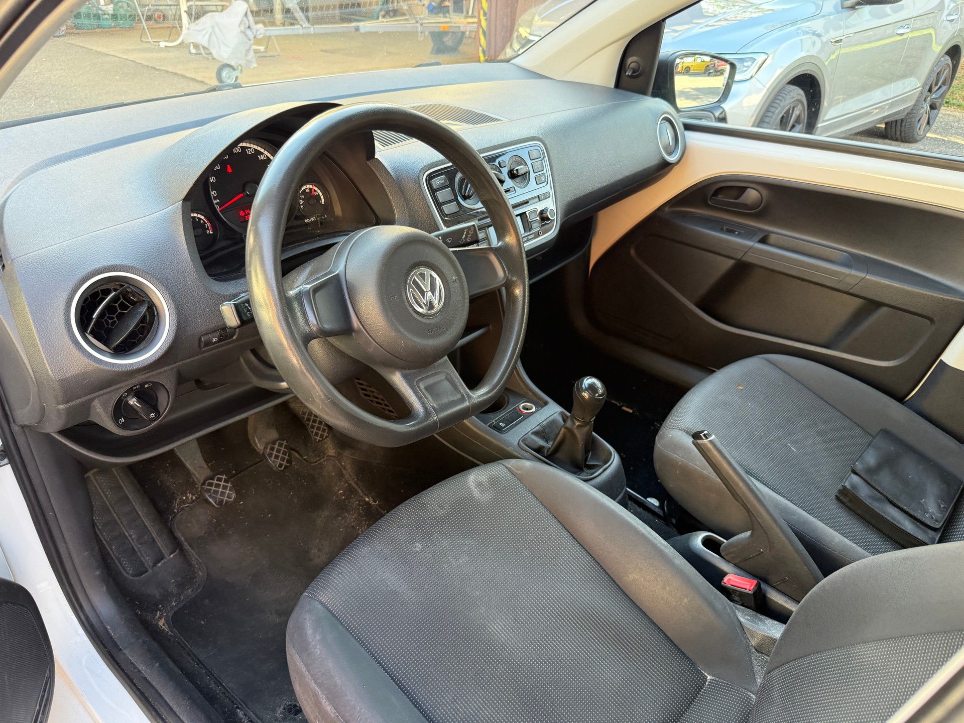 VW Up 1.0 BMT move up-image-8