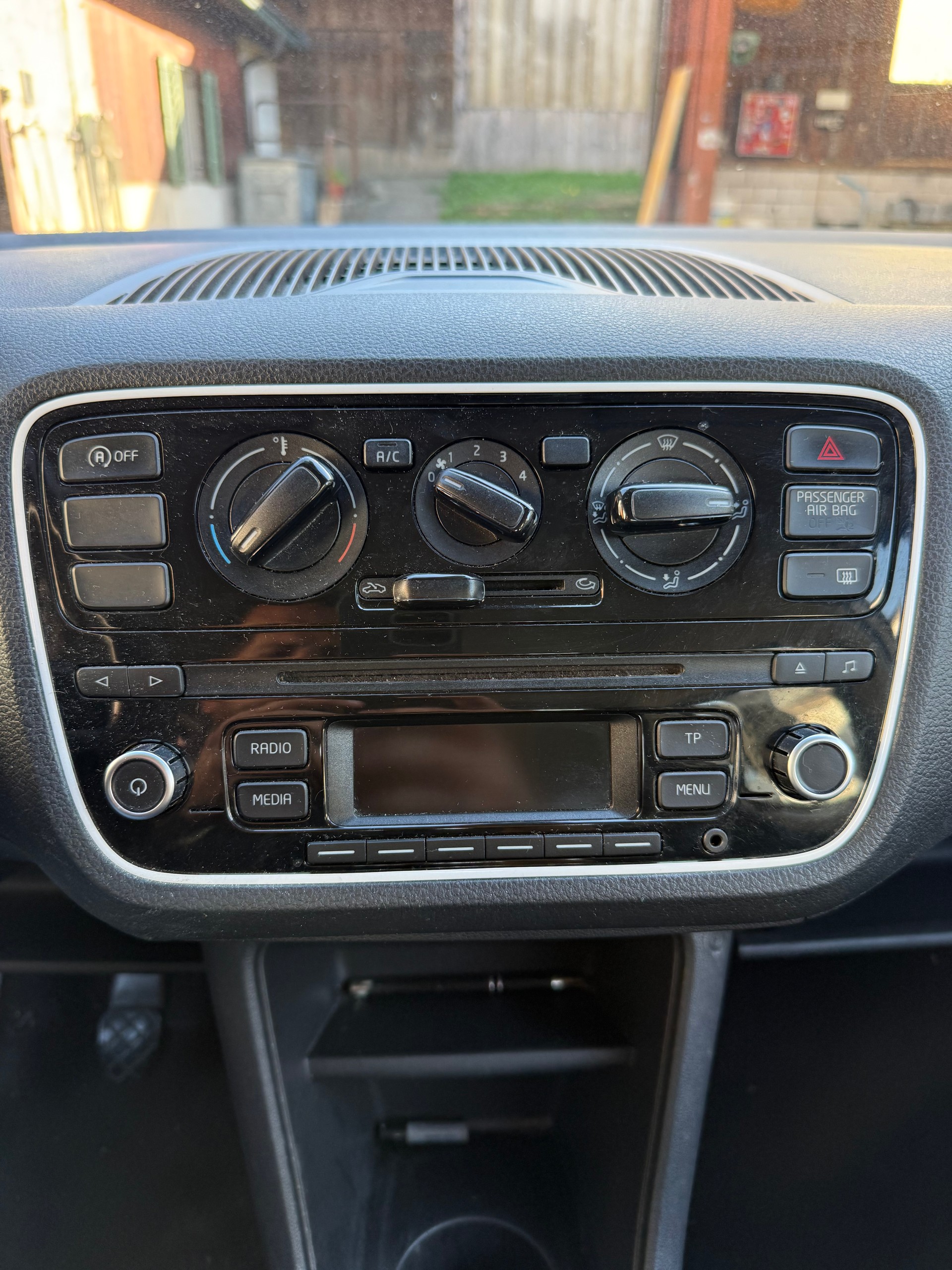 VW Up 1.0 BMT move up-image-13