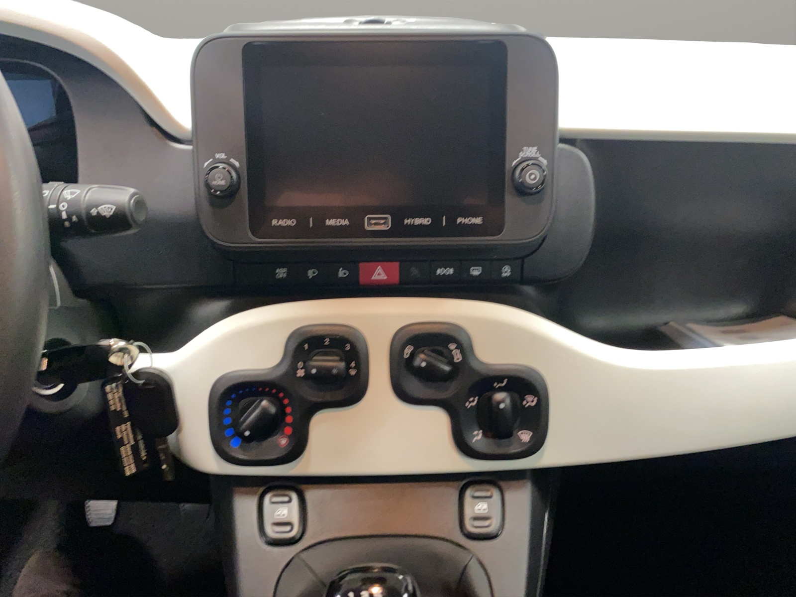 FIAT Pandina 1.0 Hybrid Cross-image-14