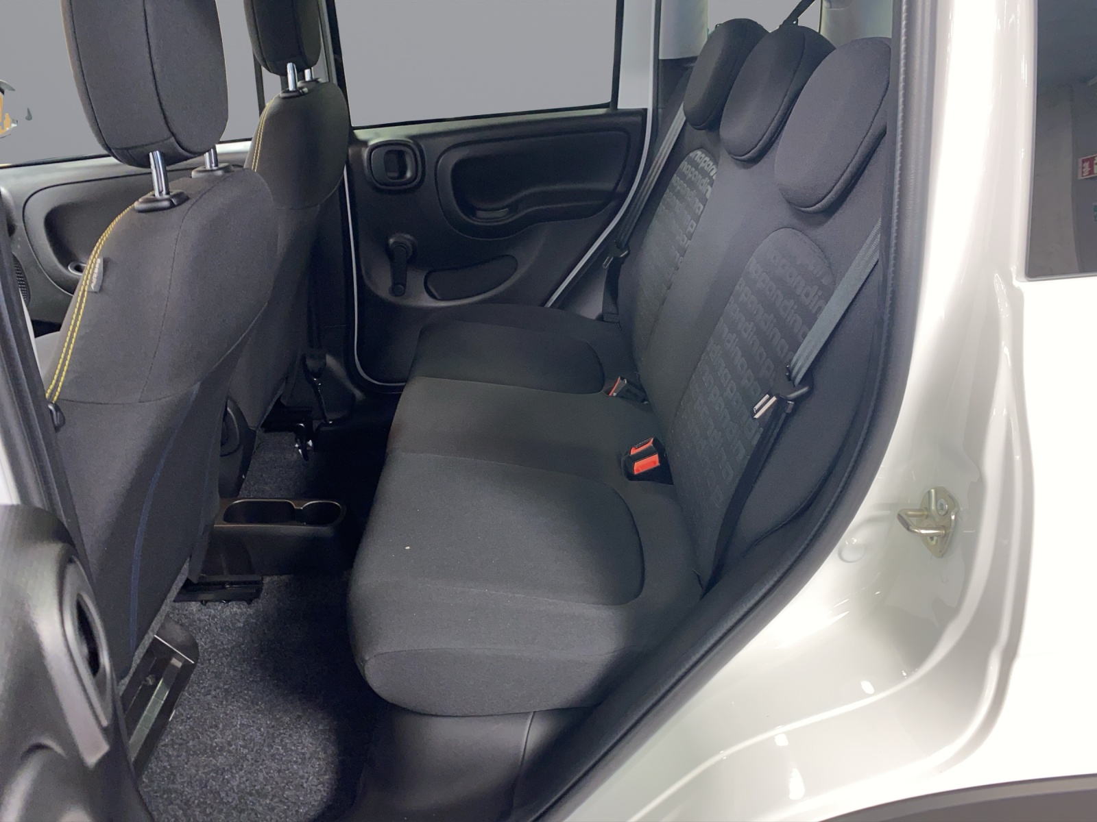 FIAT Pandina 1.0 Hybrid Cross-image-13