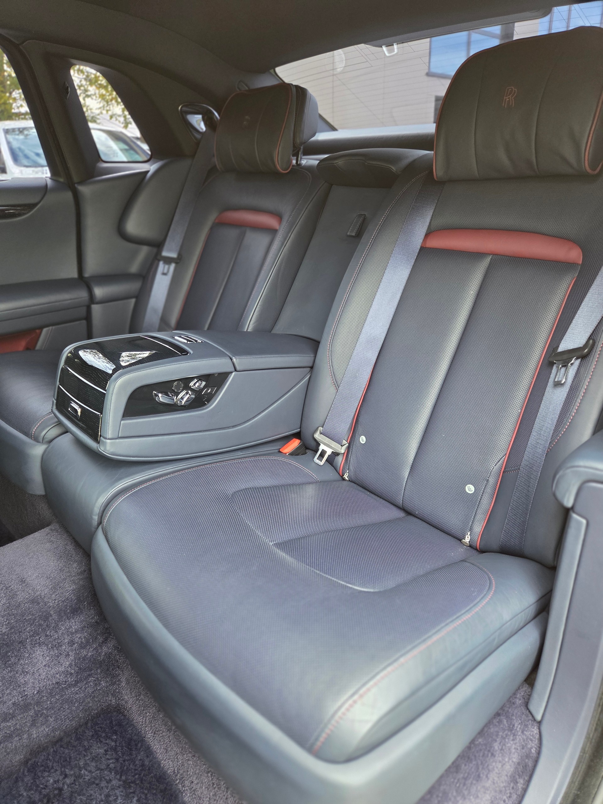 ROLLS-ROYCE Ghost II 6.75 V12-image-13