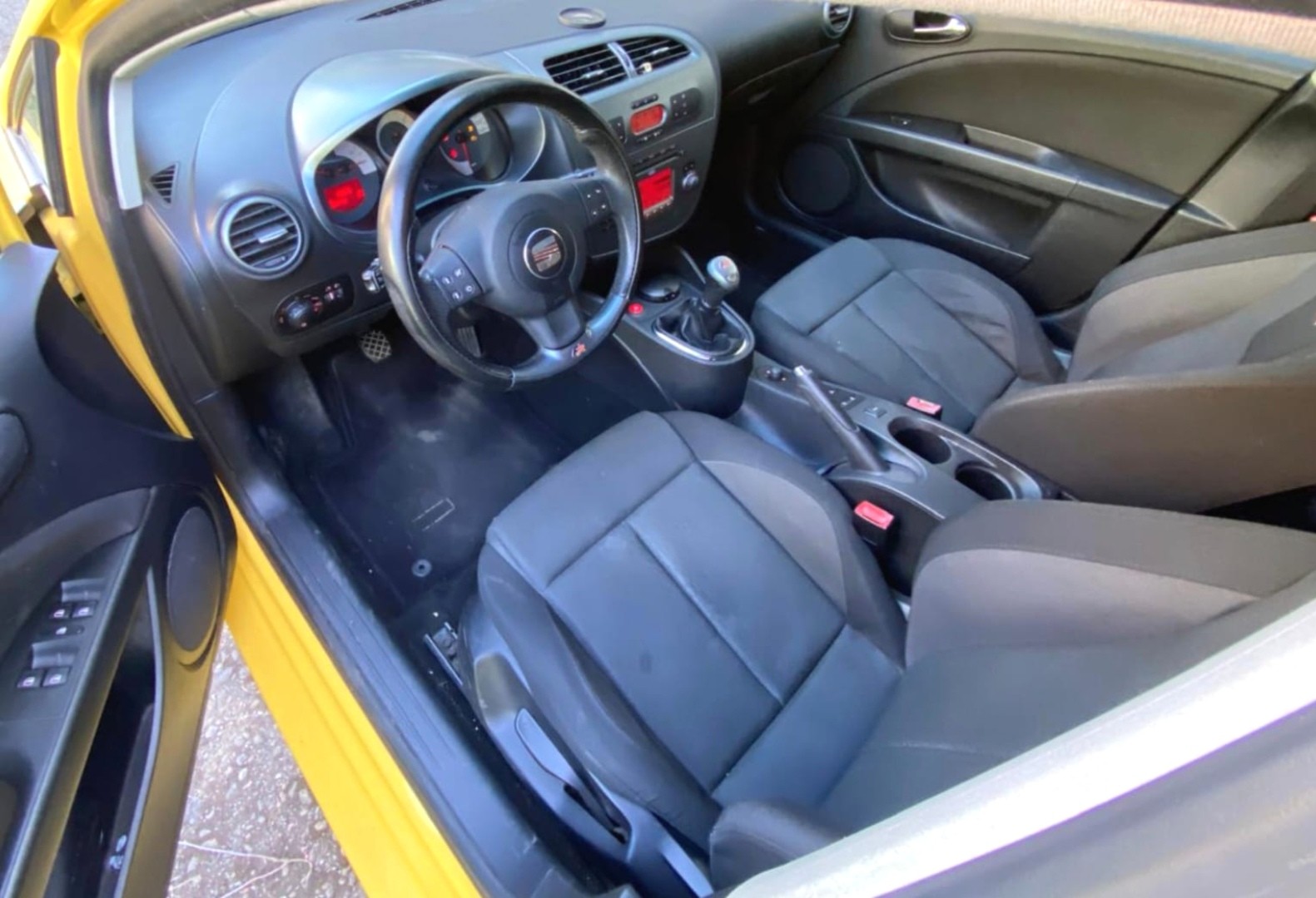SEAT Leon 2.0 TDI FR-image-8