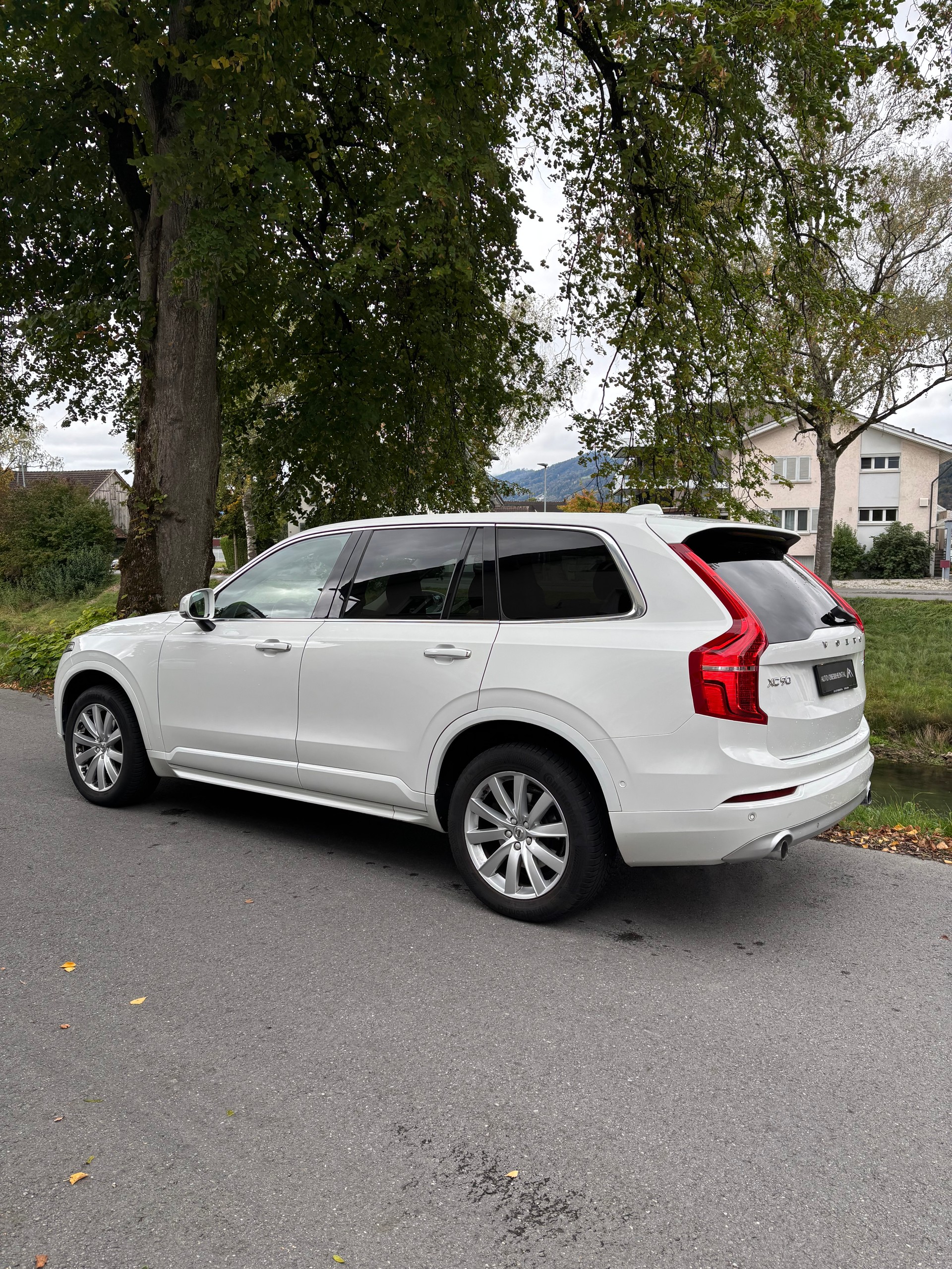 VOLVO XC90 T6 AWD Momentum Geartronic-image-4