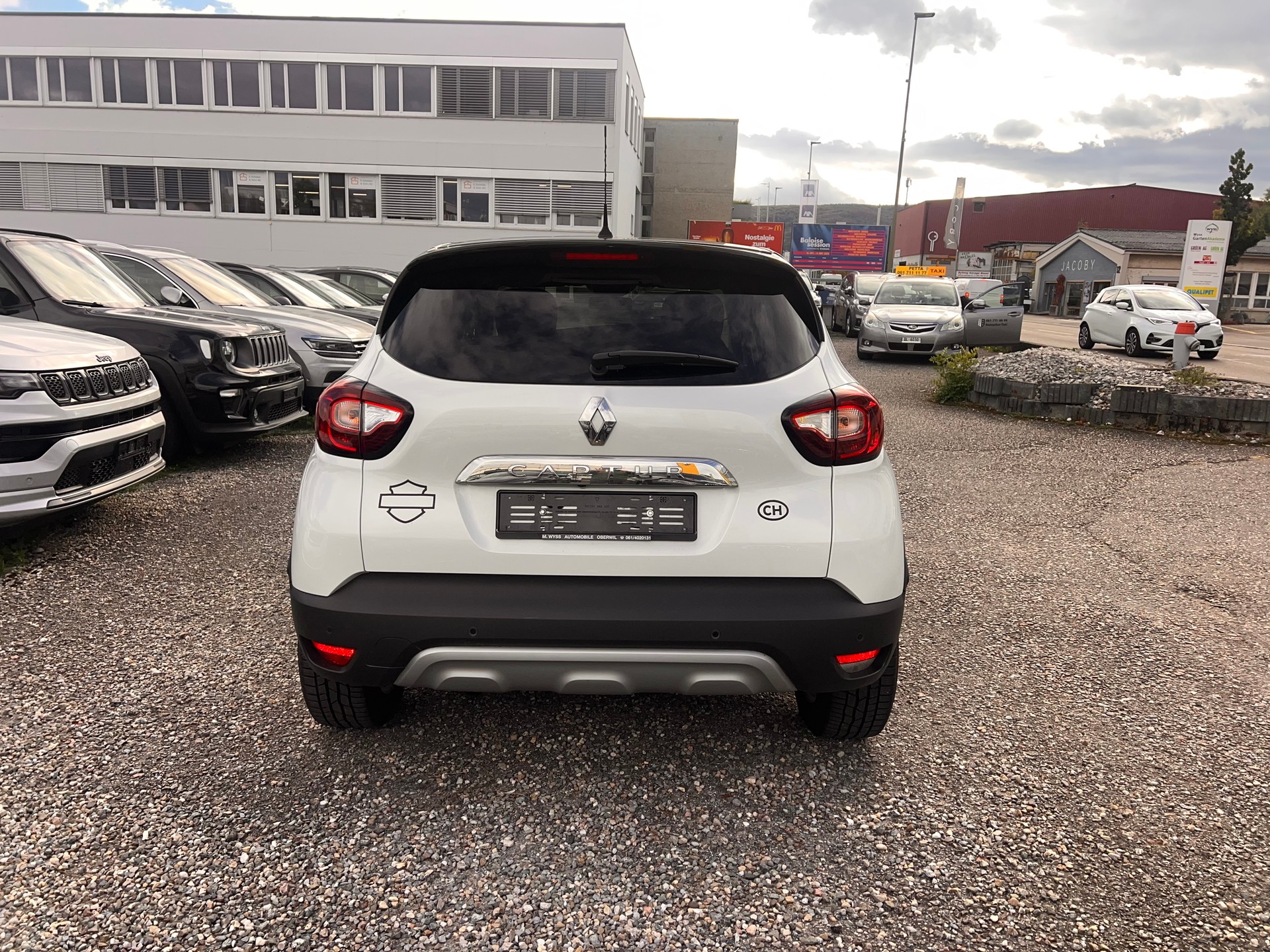 RENAULT Captur 1.2 T 16V Intens EDC-image-3