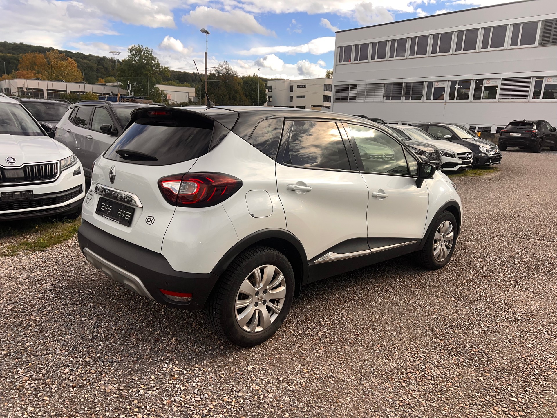 RENAULT Captur 1.2 T 16V Intens EDC-image-5