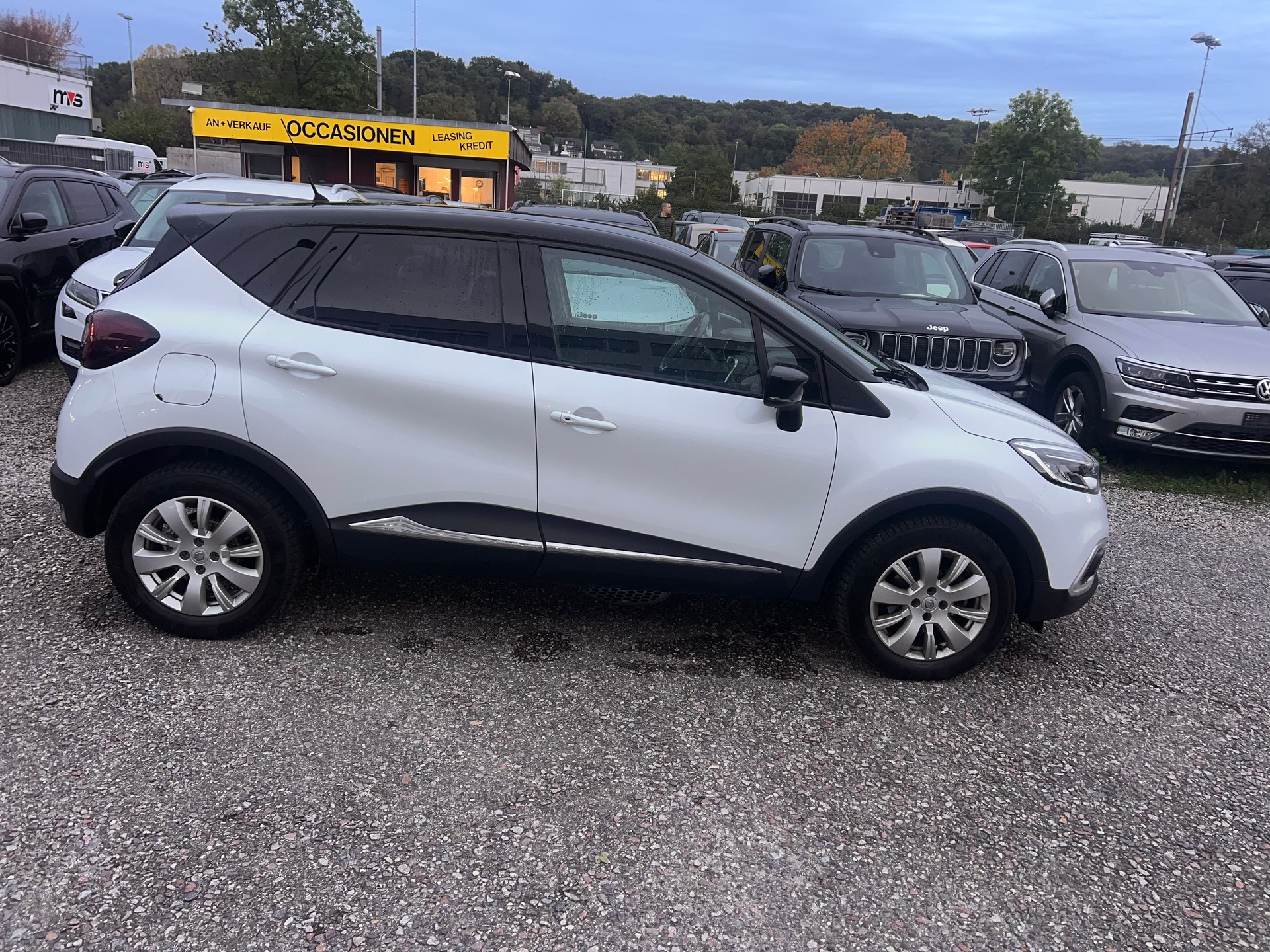 RENAULT Captur 1.2 T 16V Intens EDC-image-6