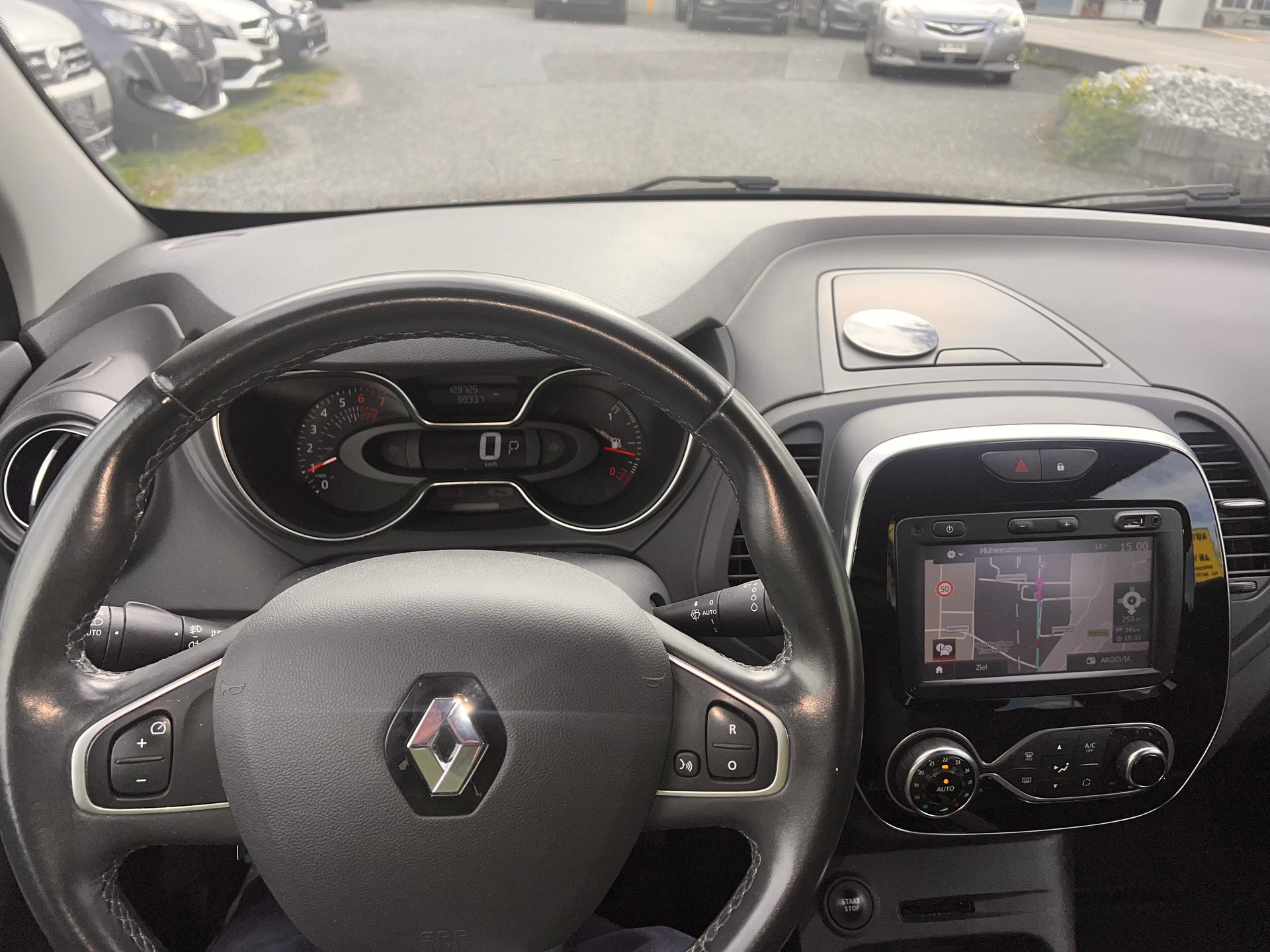 RENAULT Captur 1.2 T 16V Intens EDC-image-12