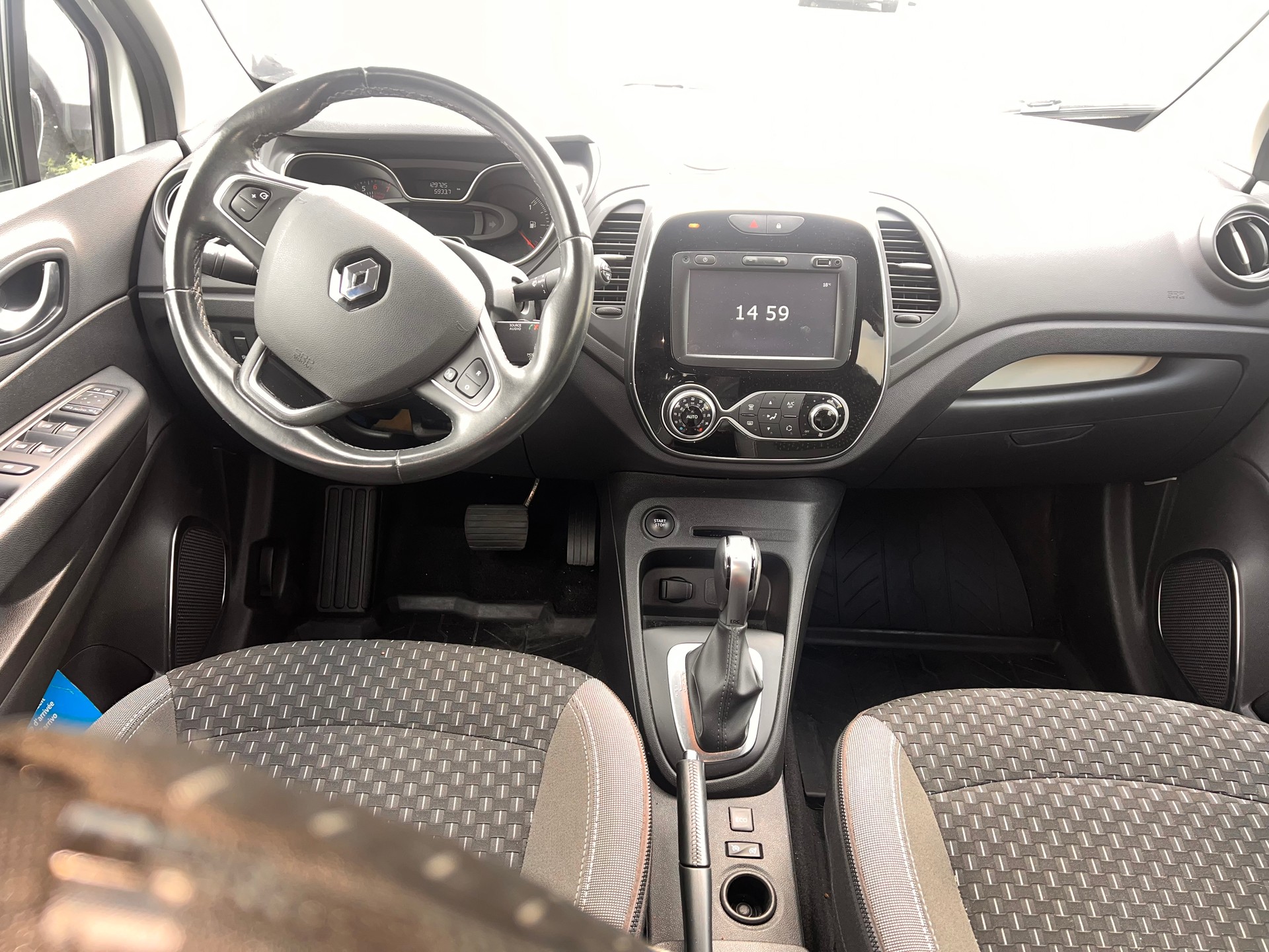 RENAULT Captur 1.2 T 16V Intens EDC-image-7
