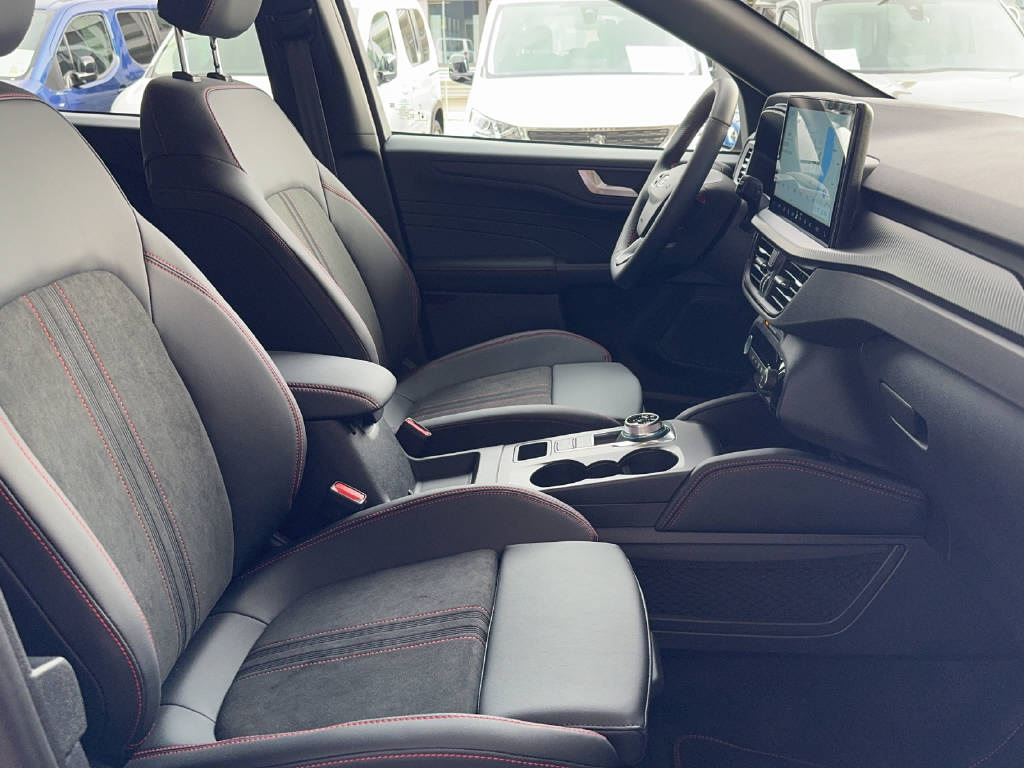 FORD Kuga 2.5 Hybrid ST-Line X 4x4-image-4