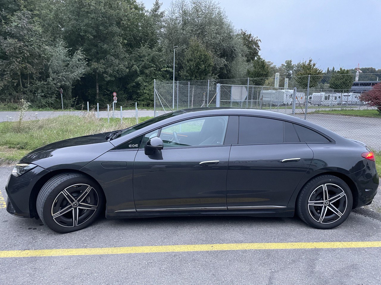 MERCEDES-BENZ EQE 350 4 Matic AMG Line-image-4
