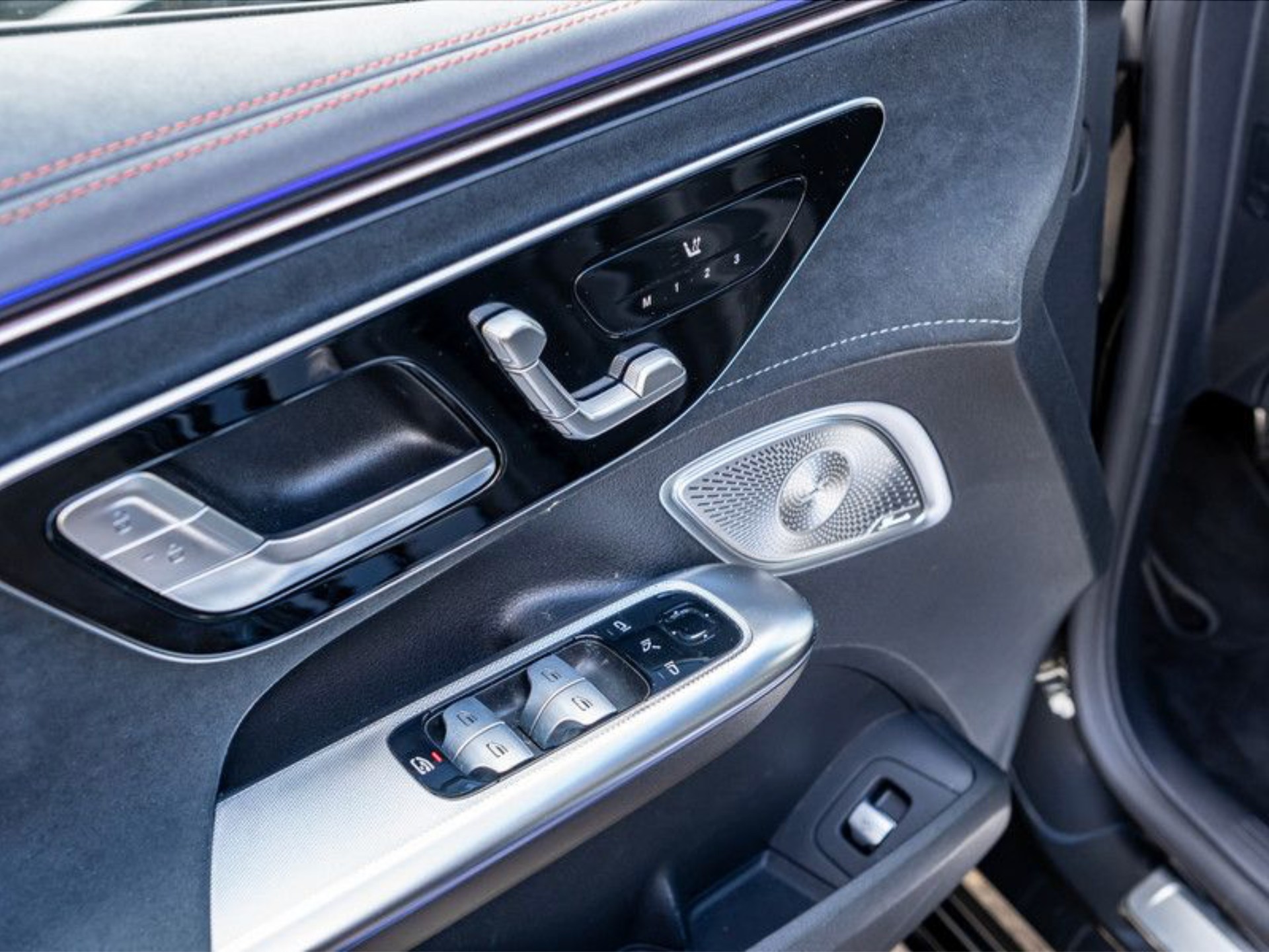 MERCEDES-BENZ EQE 350 4 Matic AMG Line-image-11