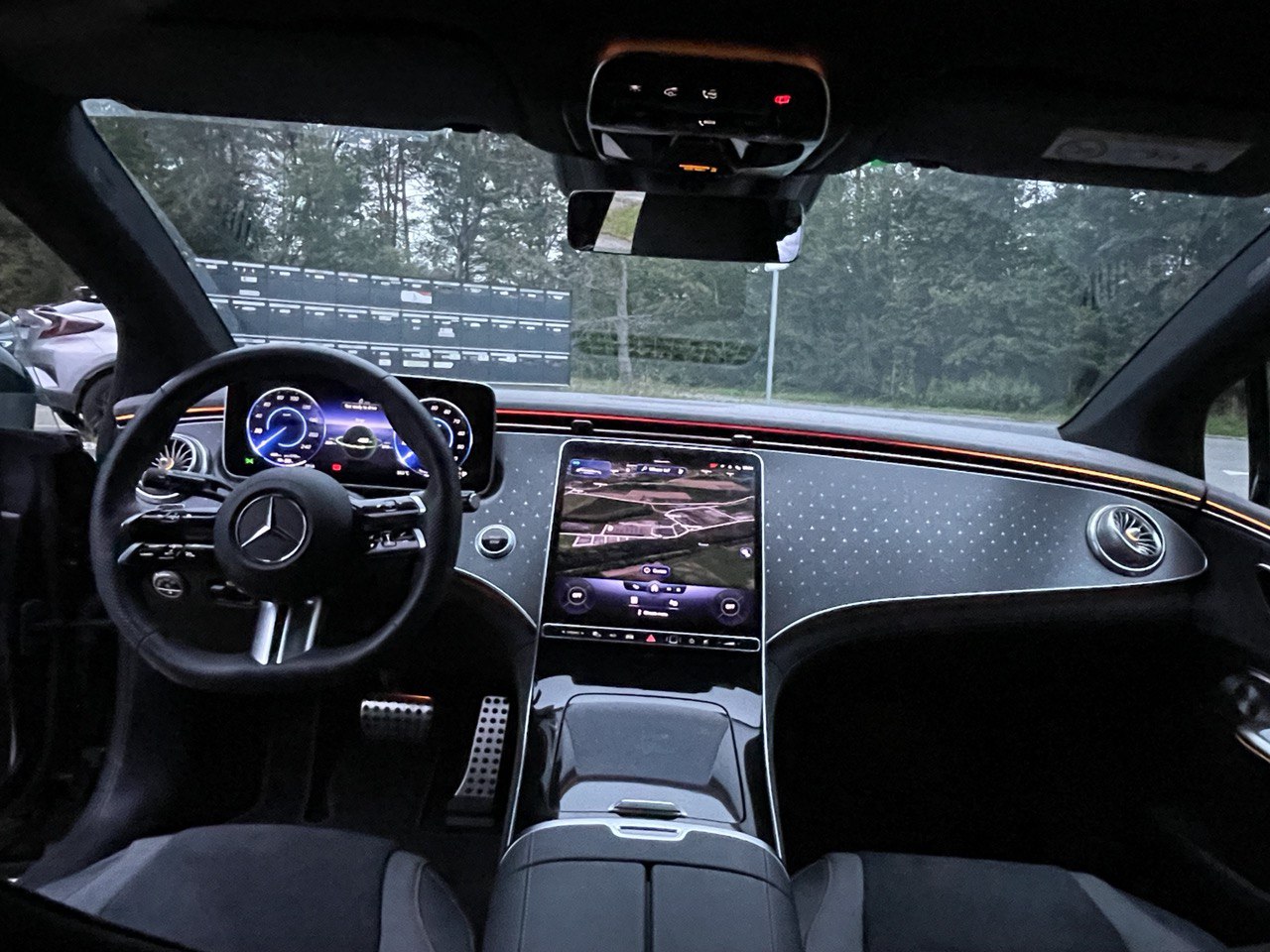 MERCEDES-BENZ EQE 350 4 Matic AMG Line-image-10