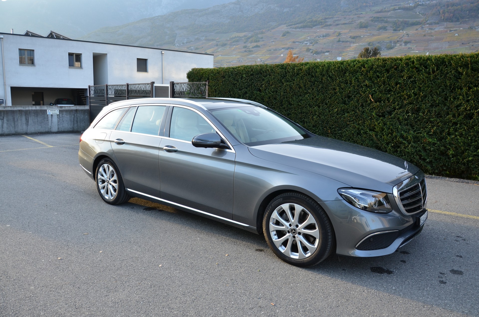 MERCEDES-BENZ E 250 Exclusive 9G-Tronic-image-5