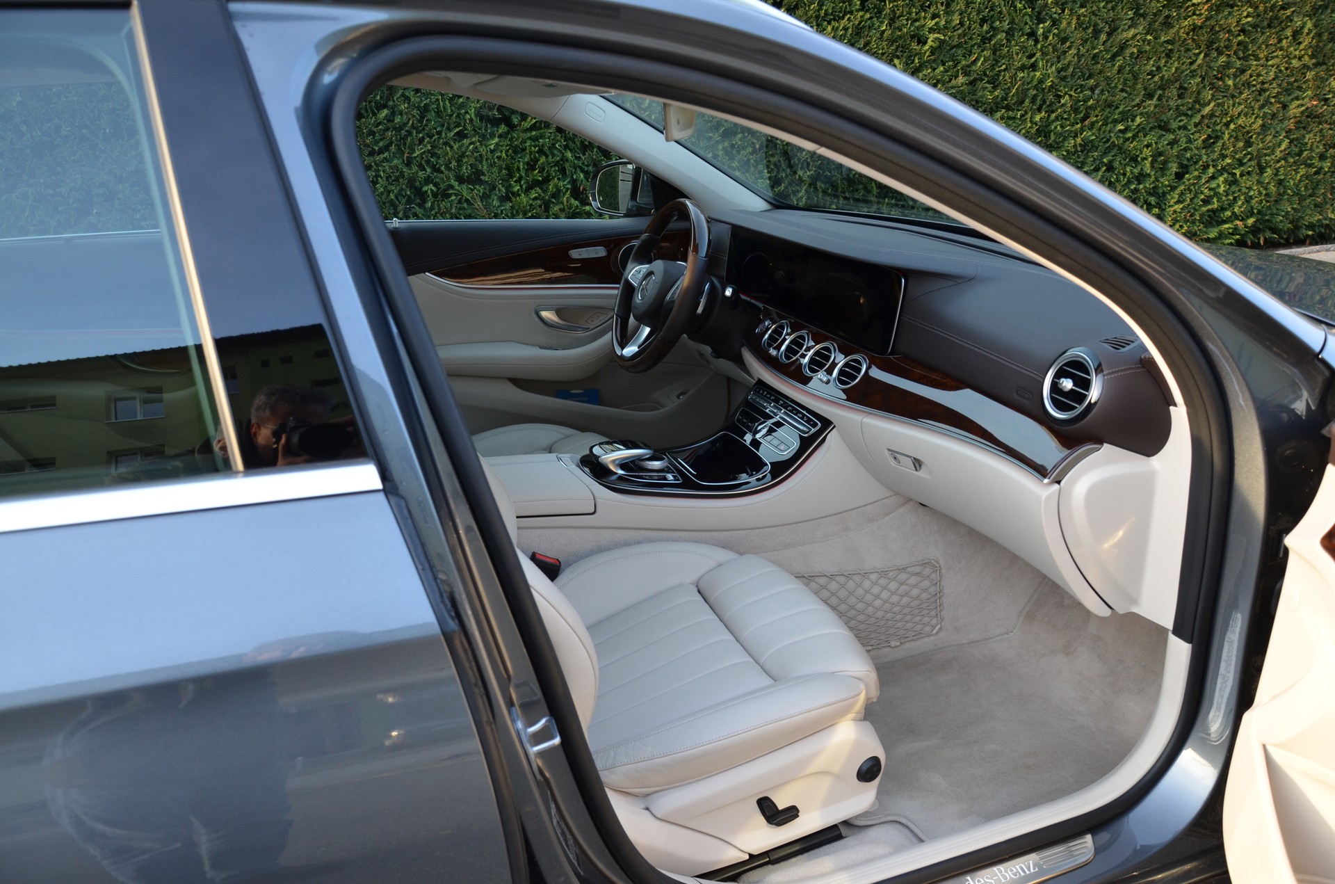 MERCEDES-BENZ E 250 Exclusive 9G-Tronic-image-13