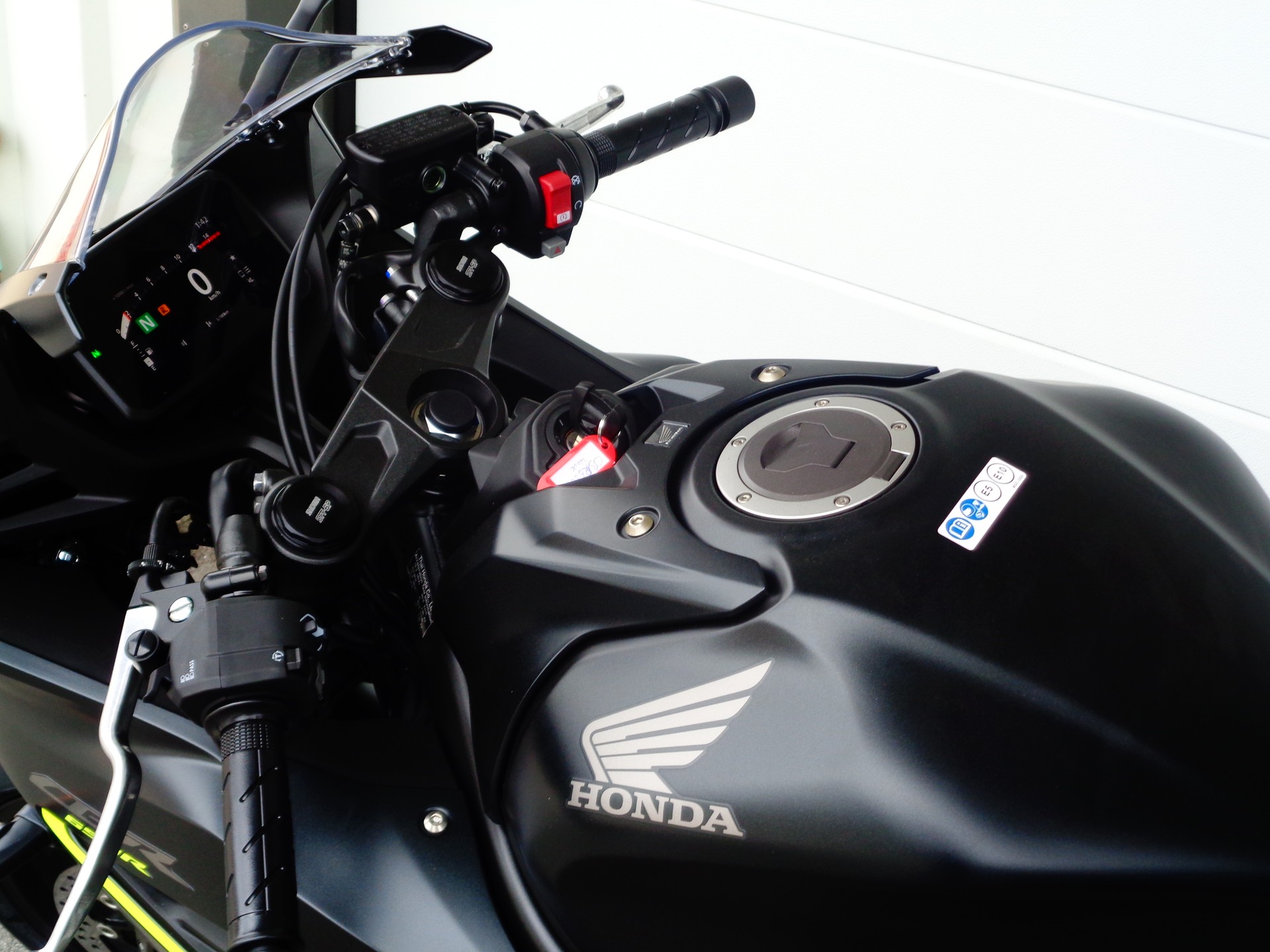 HONDA CBR 650 R E-Clutch-image-7
