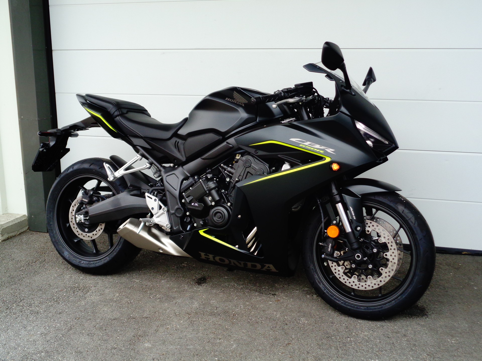 HONDA CBR 650 R E-Clutch-showroom-element-1