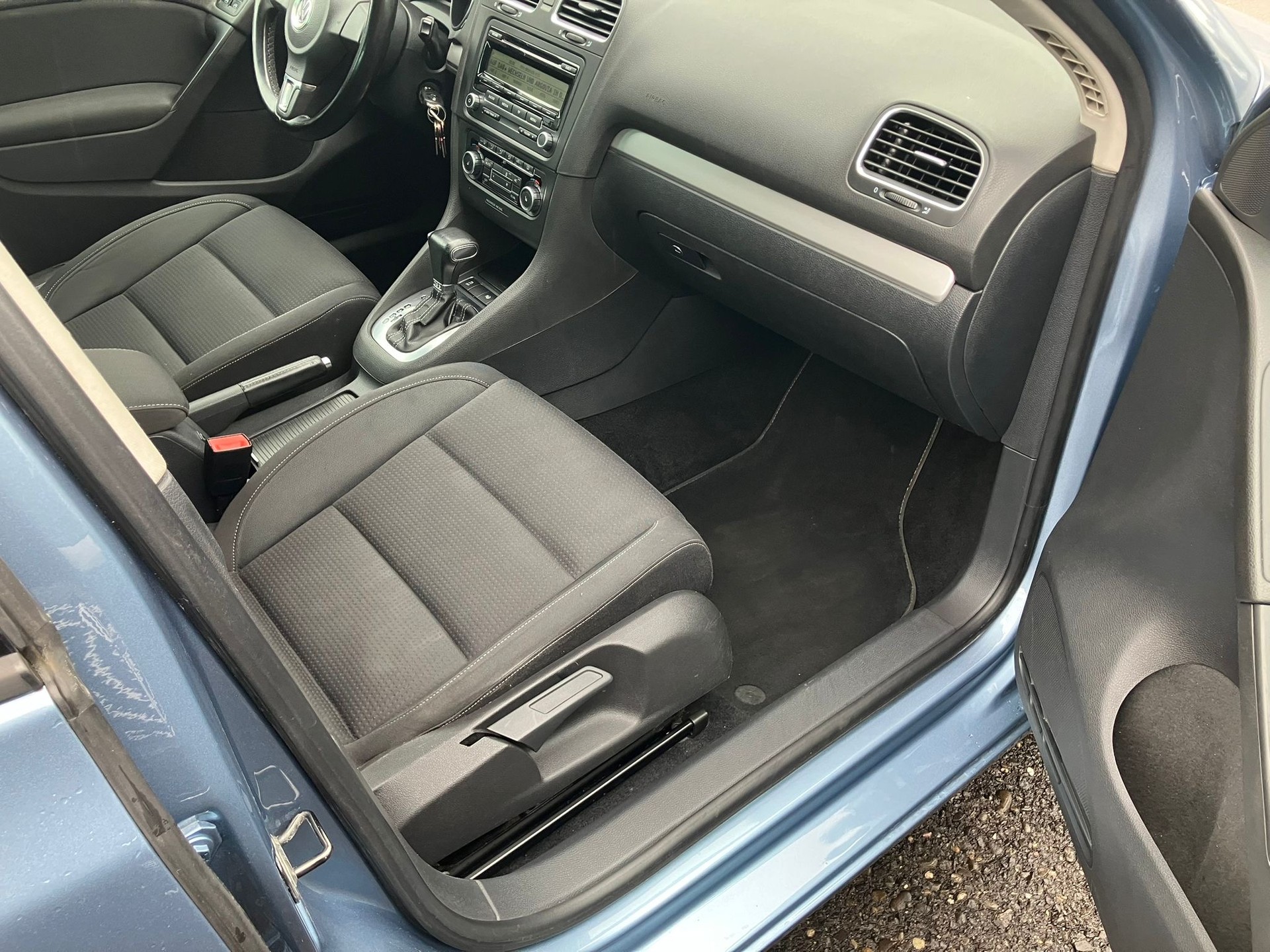 VW Golf VI 1.6 TDI DSG Automat-image-6
