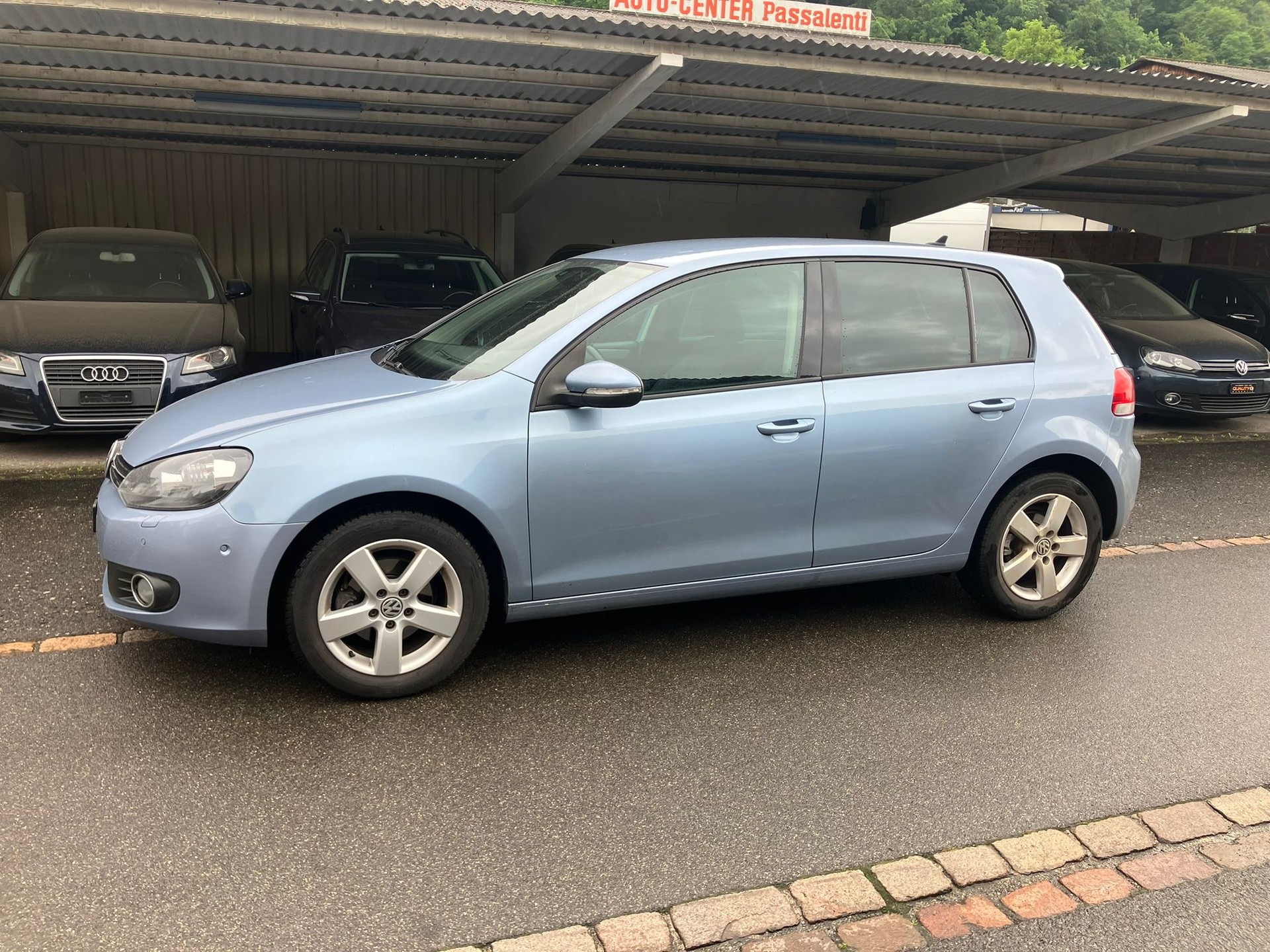 VW Golf VI 1.6 TDI DSG Automat-image-2