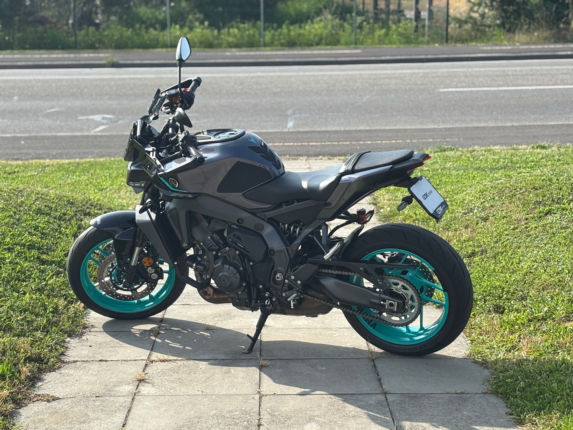 YAMAHA MT-09 Y-AMT-image-4