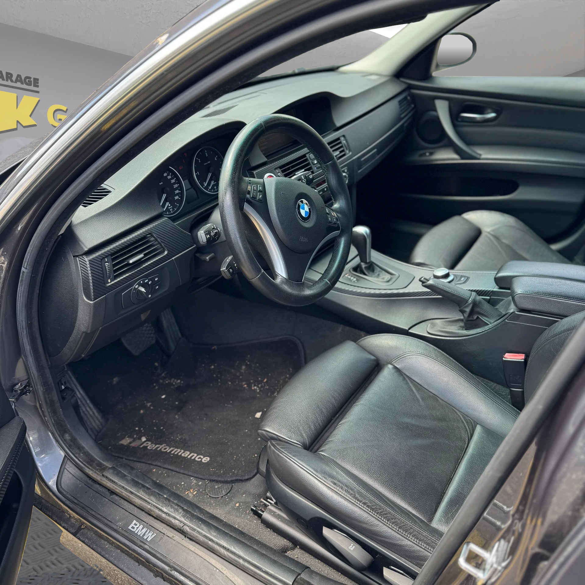 BMW 330xd Touring-image-10