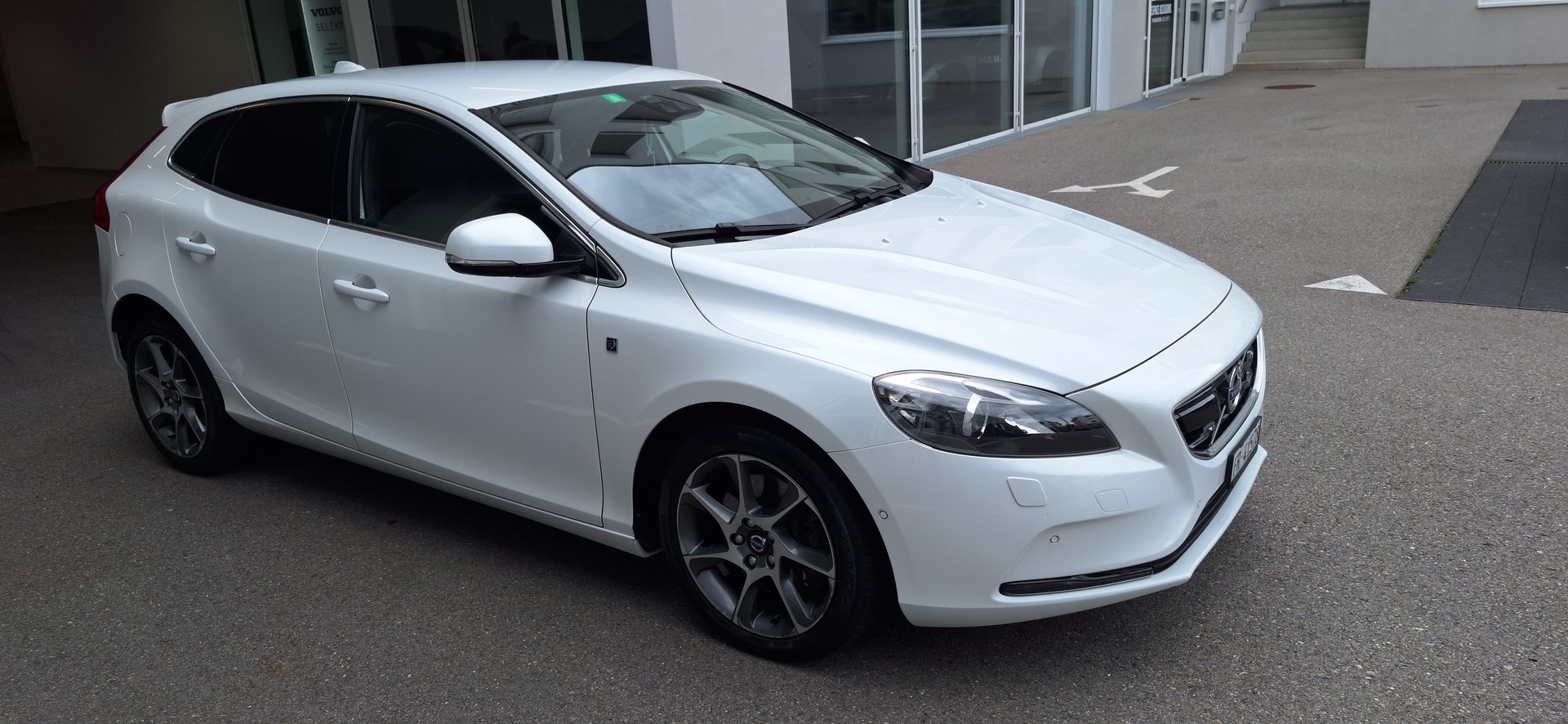 VOLVO V40 D4 OceanRace Geartronic-image-0