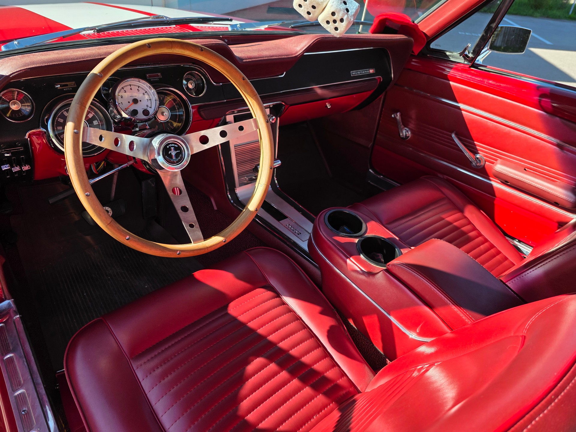 FORD Mustang GT390 RESTOMOD Big Block Fastback-image-16