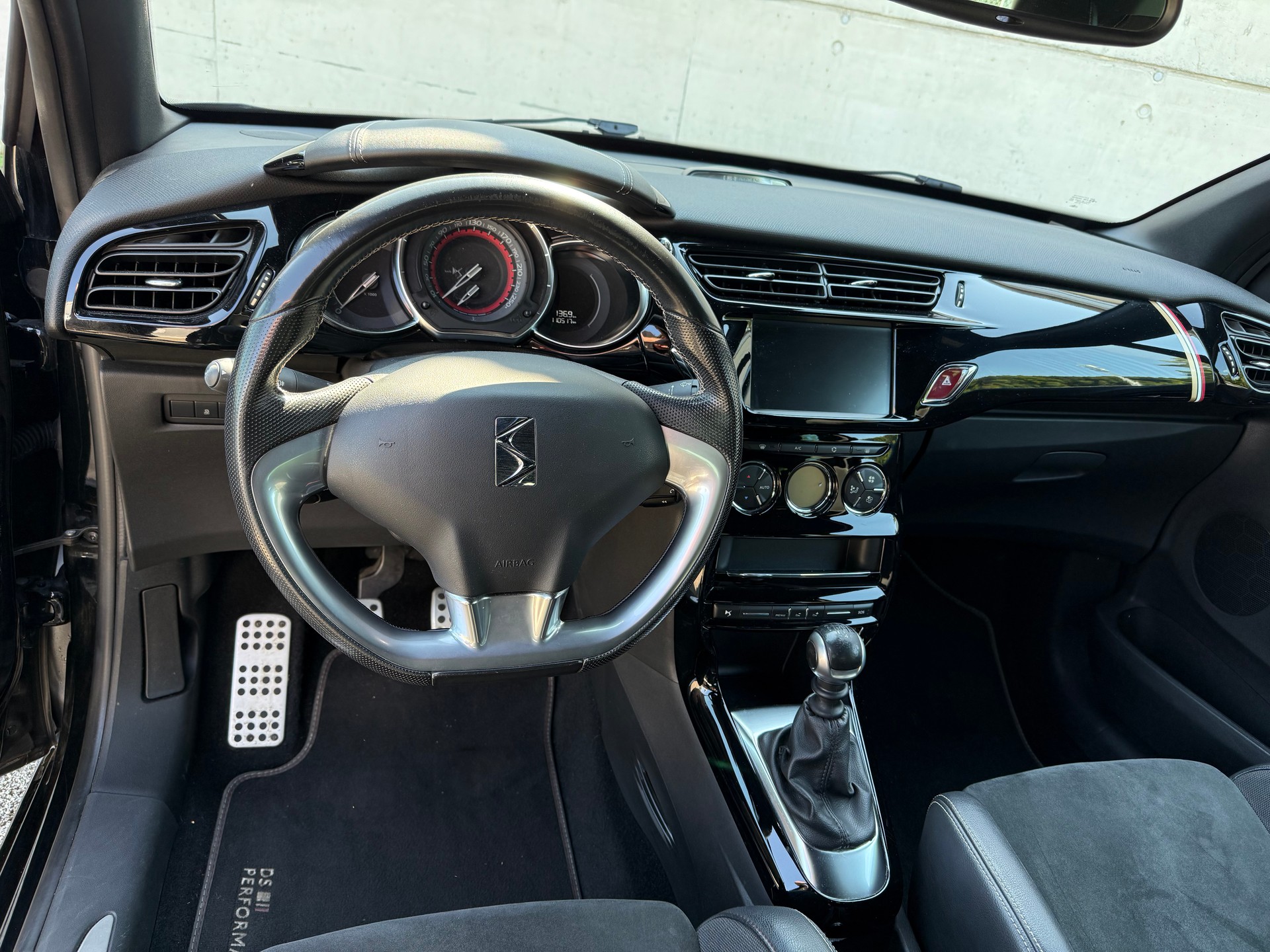 DS AUTOMOBILES DS 3 Cabrio 1.6 THP Performance-image-9
