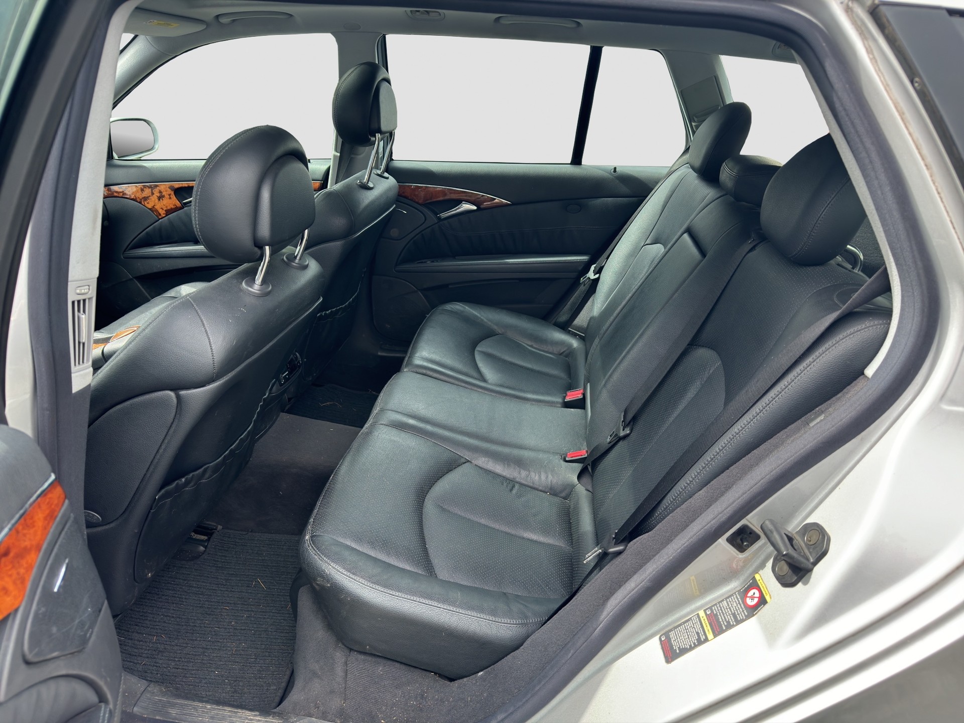 MERCEDES-BENZ E 320 Avantgarde 4Matic Automatic-image-7