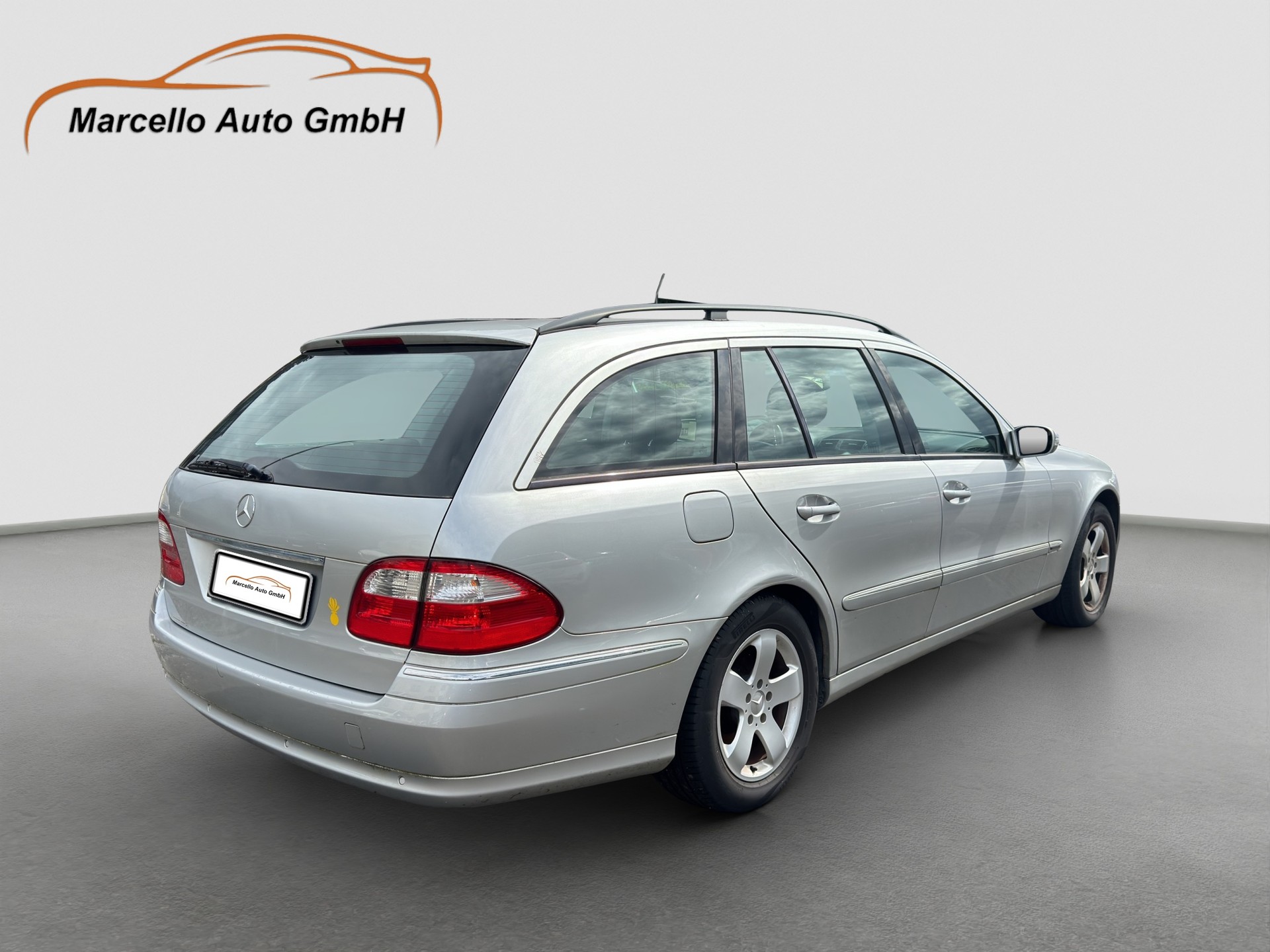 MERCEDES-BENZ E 320 Avantgarde 4Matic Automatic-image-10