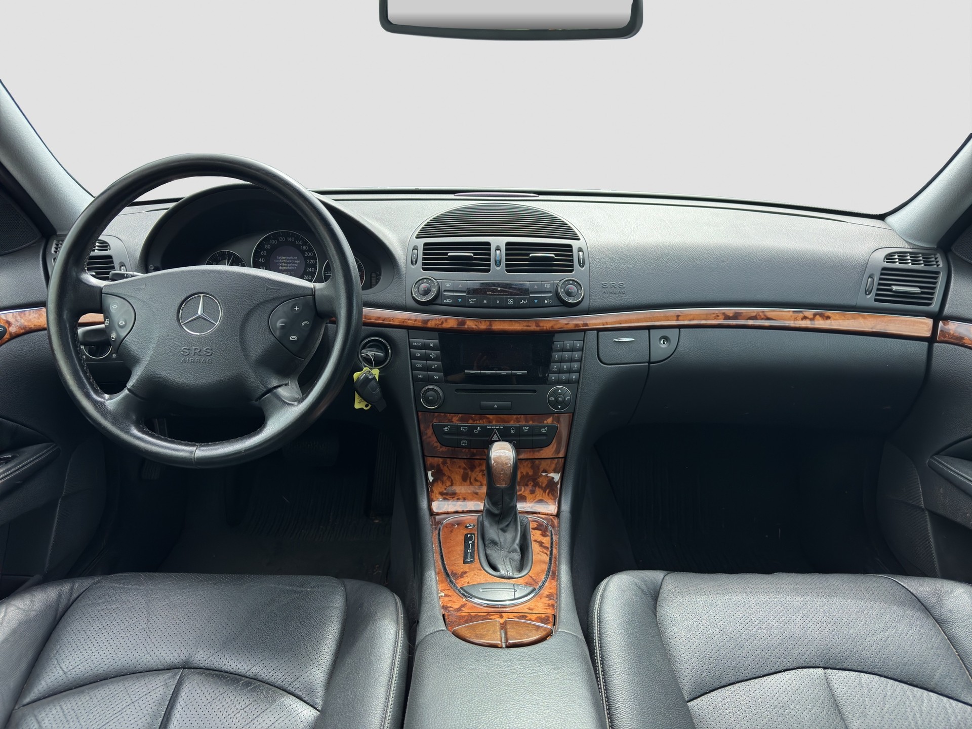 MERCEDES-BENZ E 320 Avantgarde 4Matic Automatic-image-2