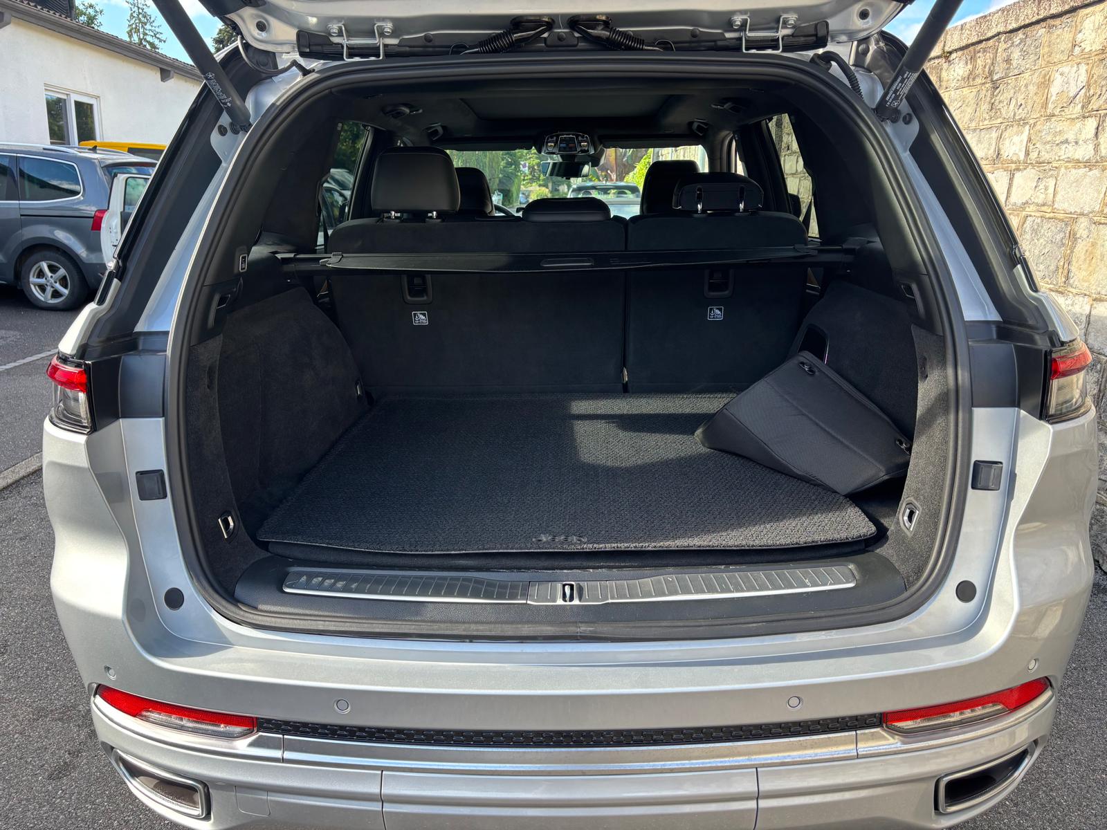 JEEP Grand Cherokee 2.0 Plug-in-Hybrid Summit Reserve 4xe-image-8