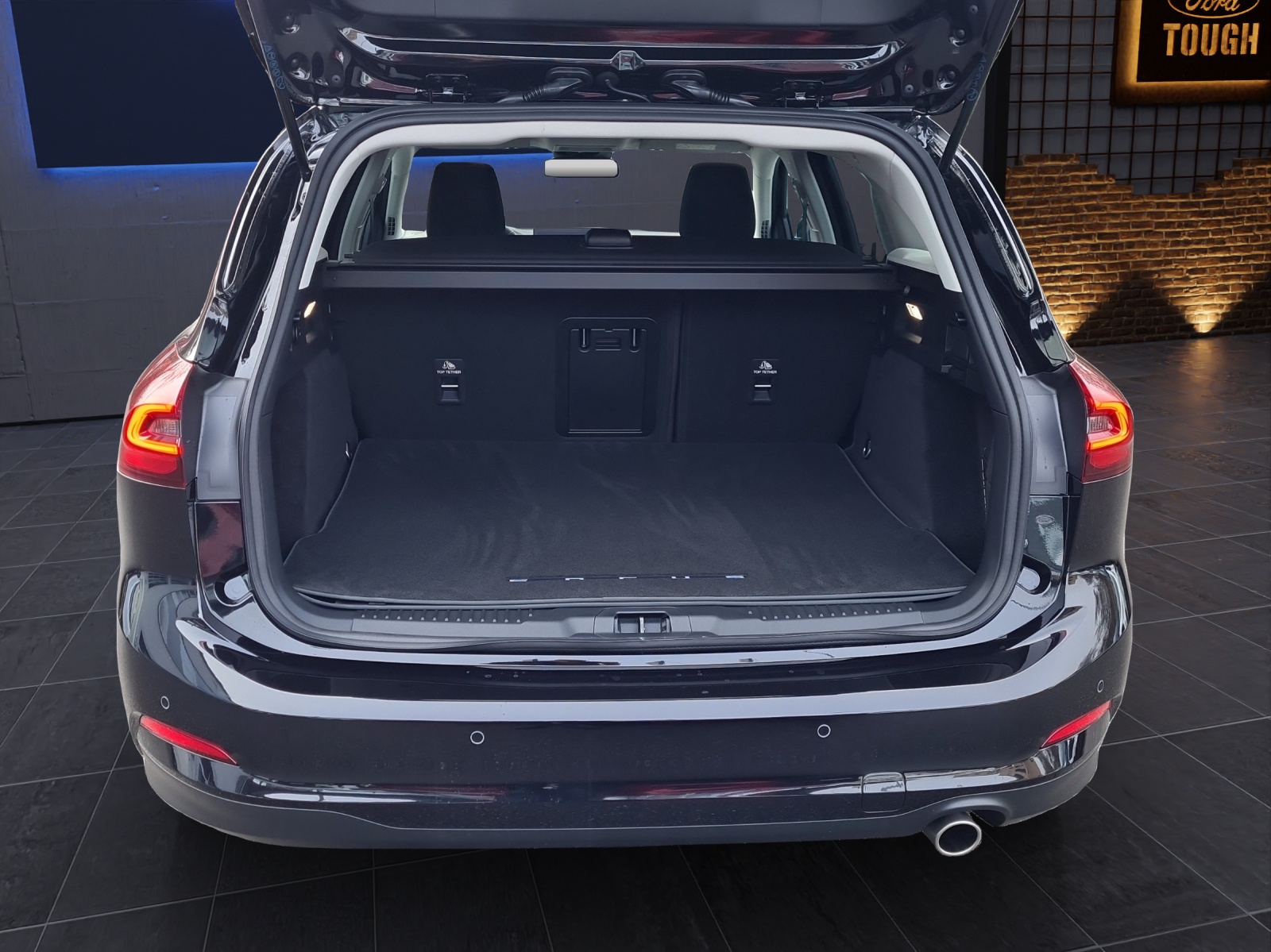 FORD Focus Kombi 1.0i EcoBoost Hybrid 155 PS Titanium X AUTOMAT-image-13