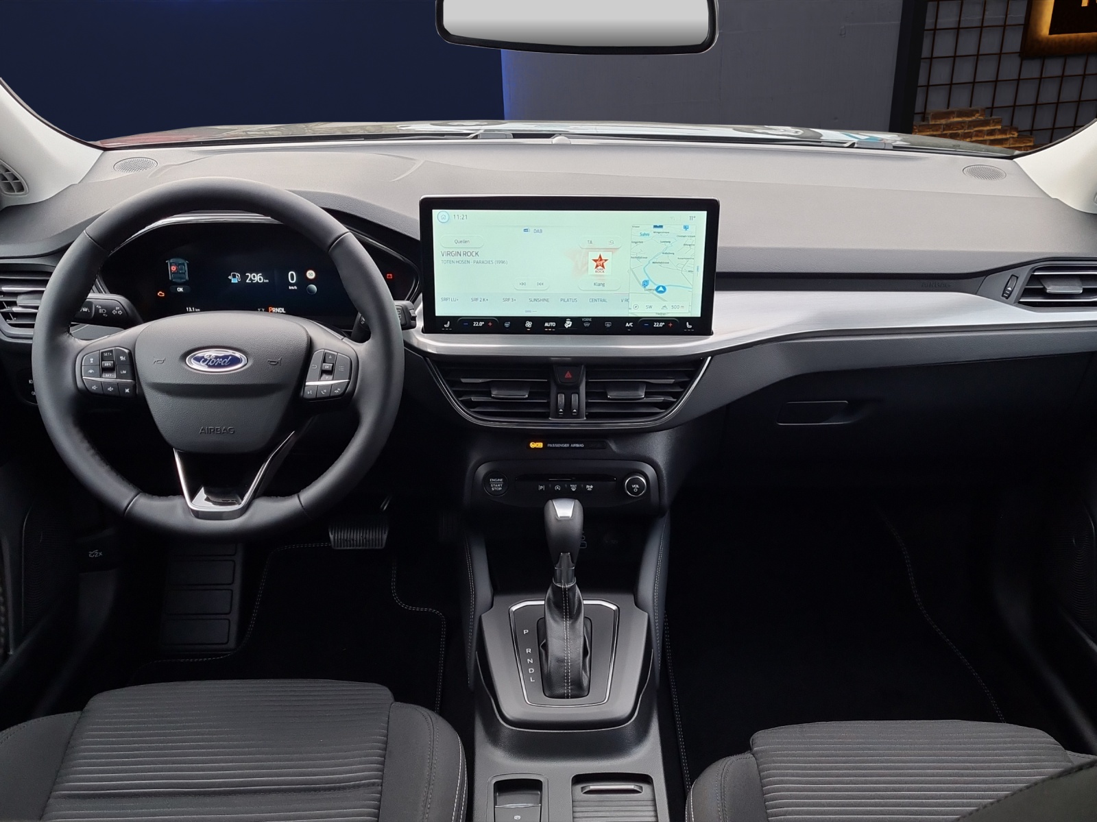 FORD Focus Kombi 1.0i EcoBoost Hybrid 155 PS Titanium X AUTOMAT-image-7