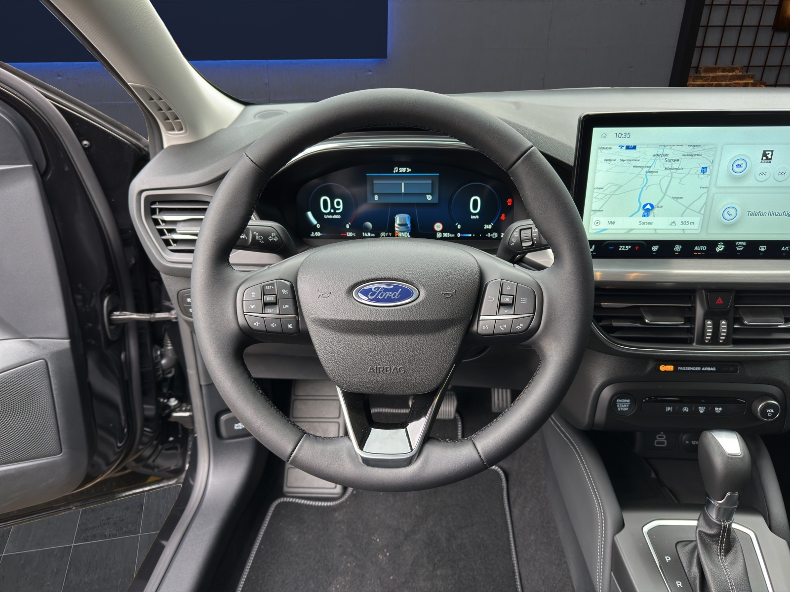 FORD Focus Kombi 1.0i EcoBoost Hybrid 155 PS Titanium X AUTOMAT-image-9