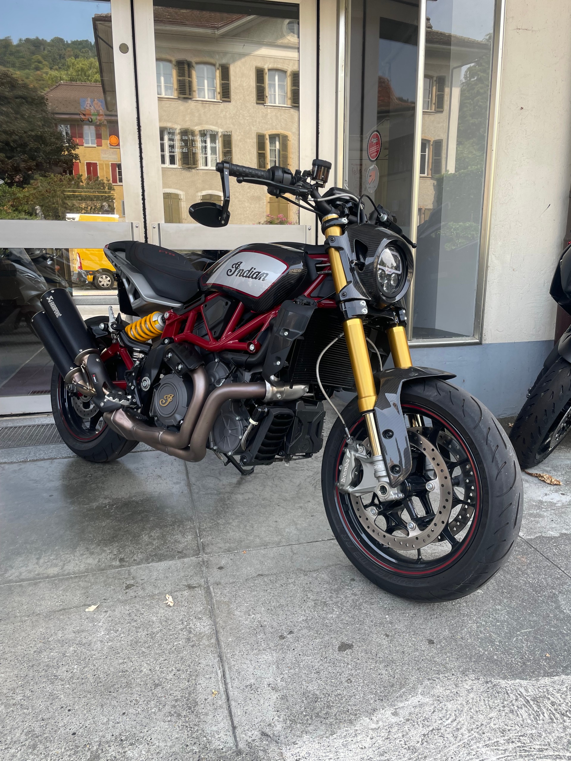 INDIAN FTR 1200 Z R Carbon-image-1