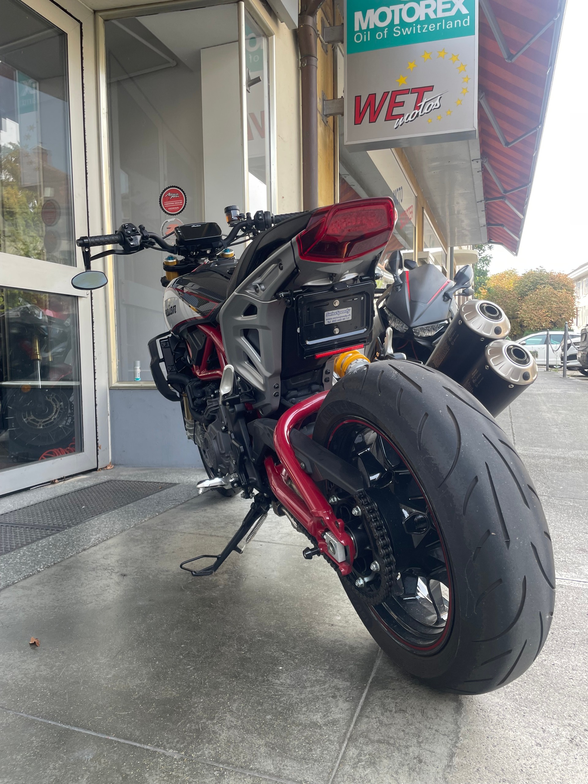 INDIAN FTR 1200 Z R Carbon-image-3