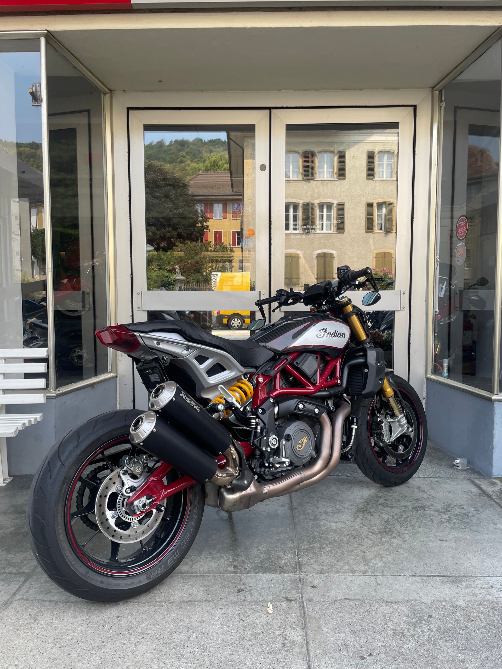INDIAN FTR 1200 Z R Carbon-image-2