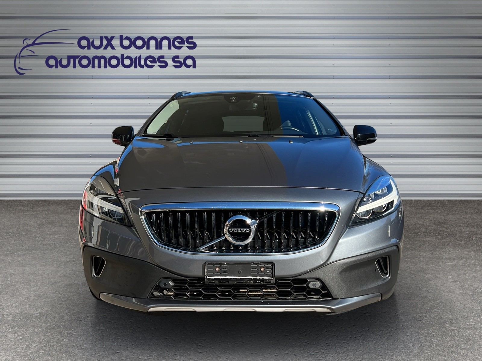 VOLVO V40 Cross Country T4 AWD Lyx Geartronic-image-4