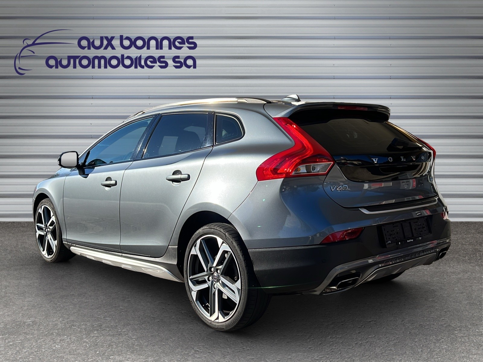 VOLVO V40 Cross Country T4 AWD Lyx Geartronic-image-1